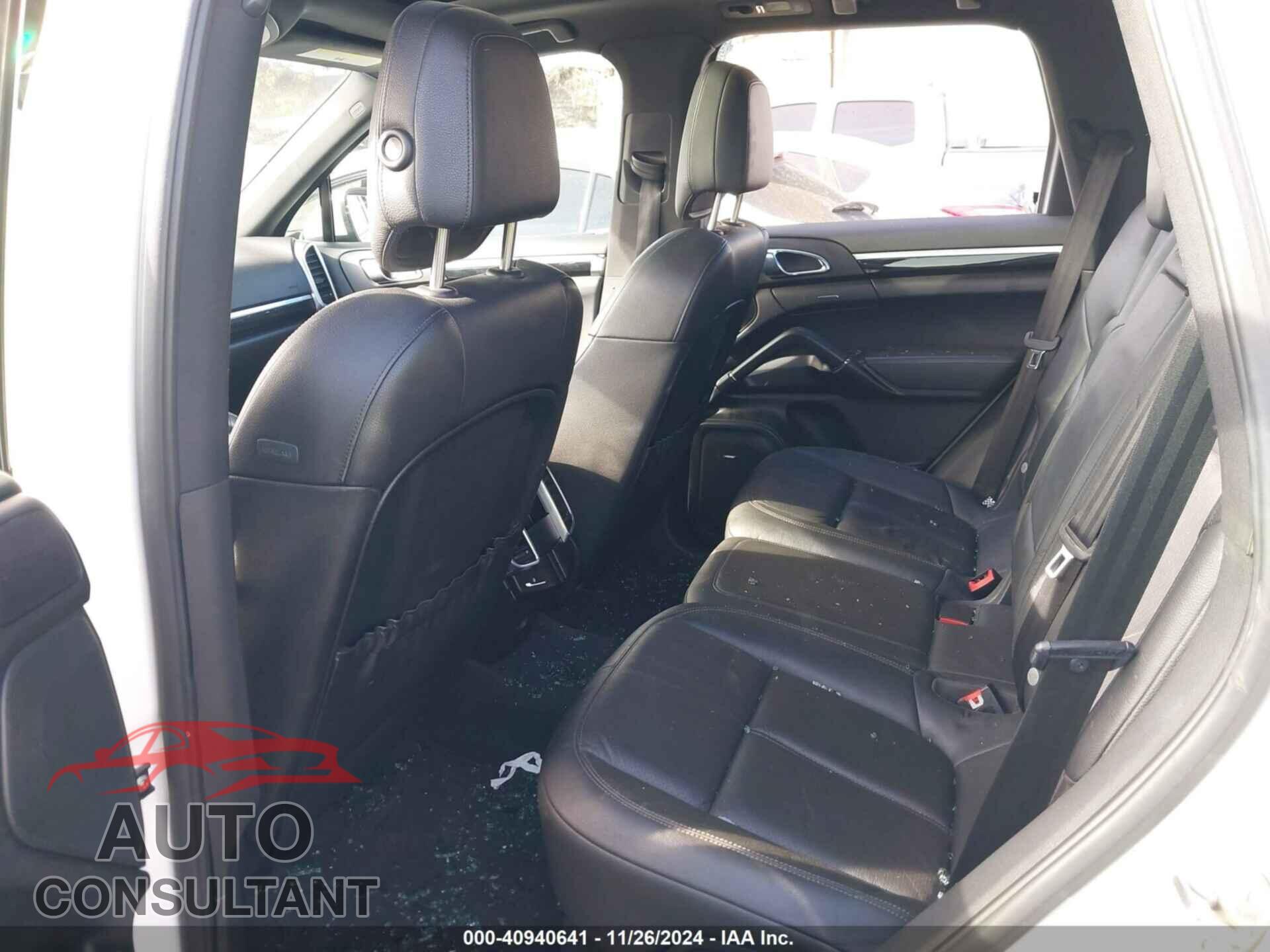 PORSCHE CAYENNE 2012 - WP1AA2A28CLA04375