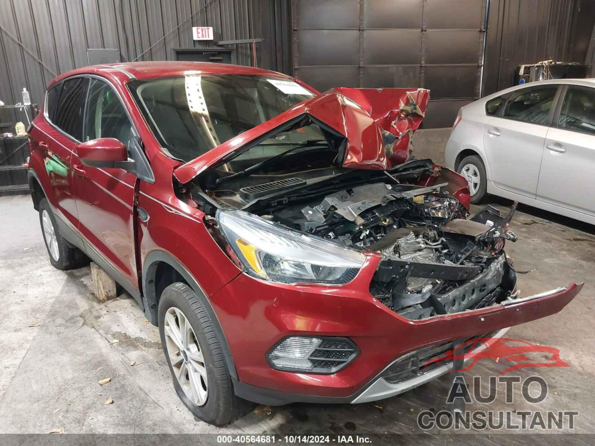 FORD ESCAPE 2017 - 1FMCU9GD1HUB64534