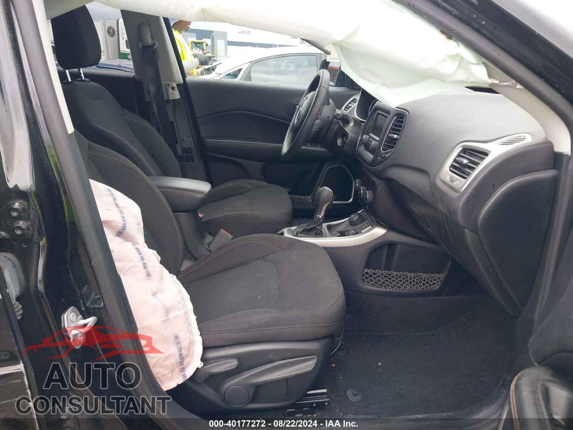JEEP COMPASS 2018 - 3C4NJDAB0JT213531