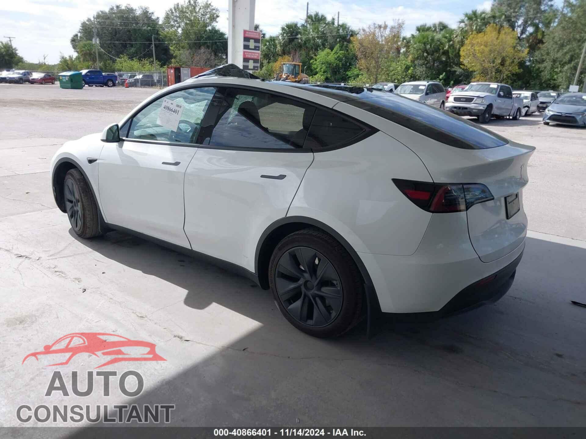 TESLA MODEL Y 2024 - 7SAYGAEE0RF100657