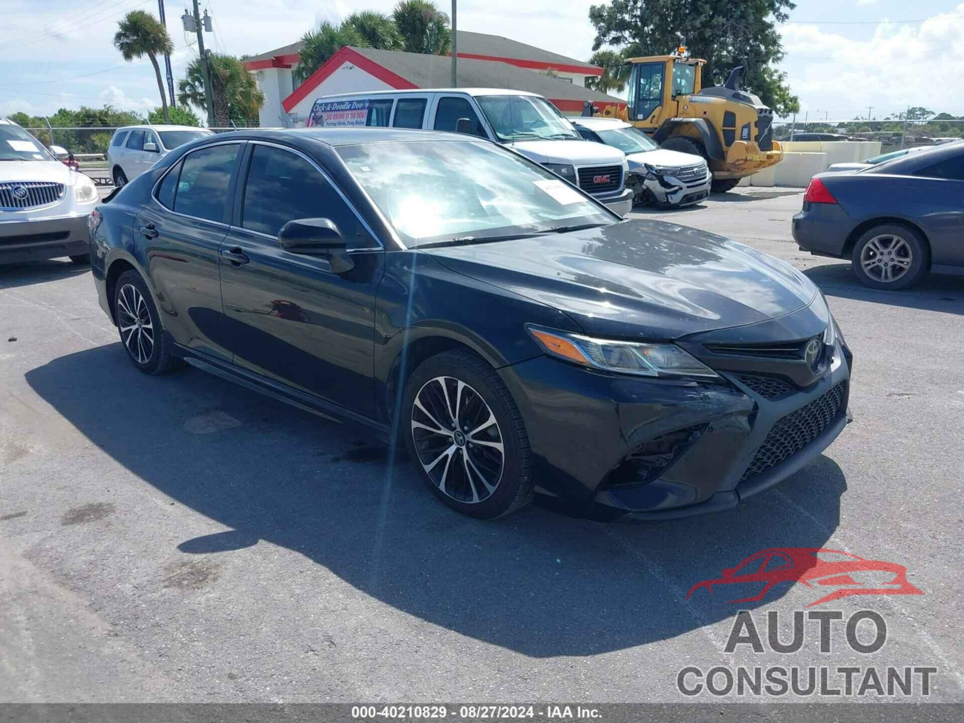 TOYOTA CAMRY 2018 - 4T1B11HK5JU652829