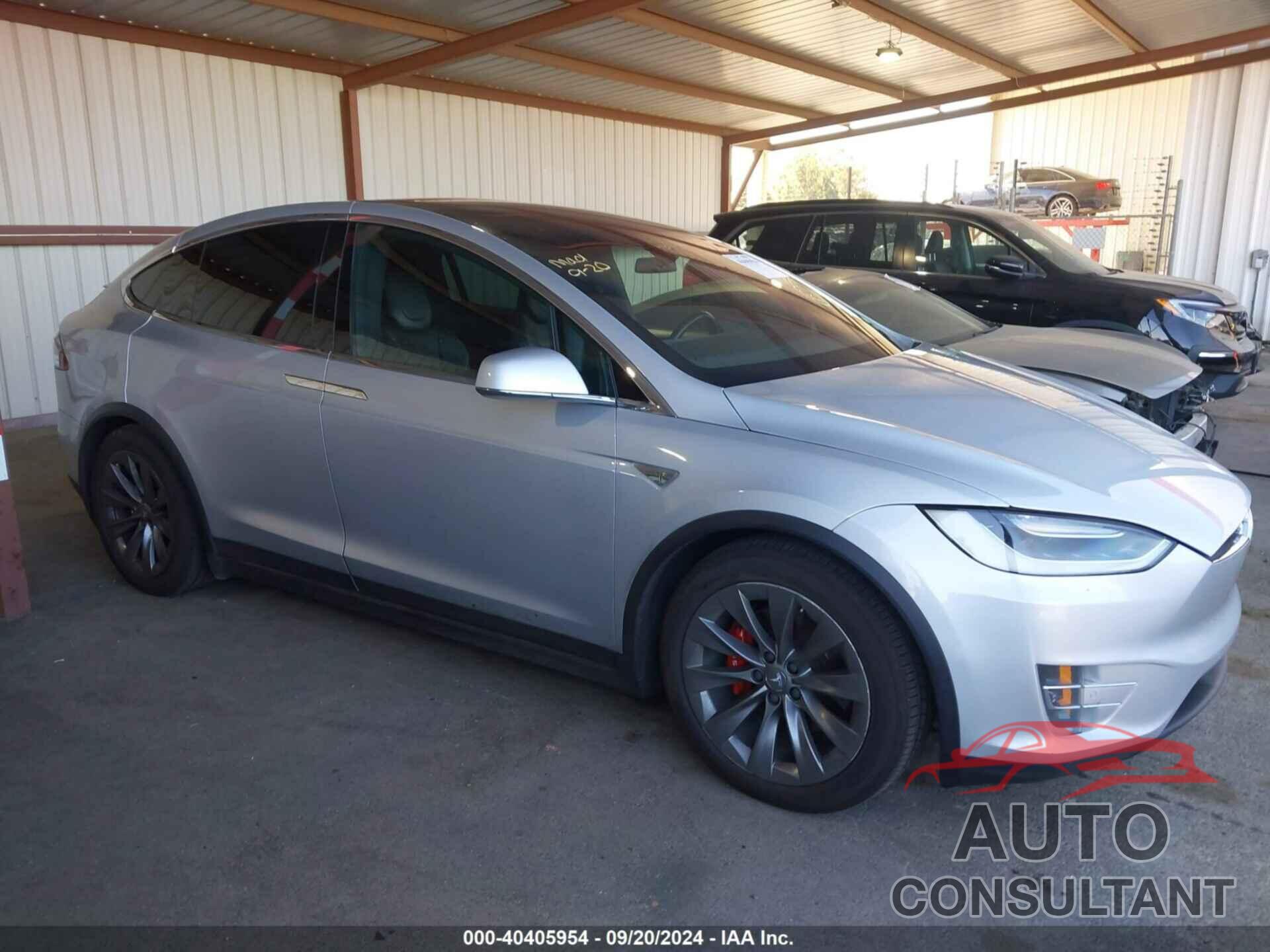 TESLA MODEL X 2016 - 5YJXCAE27GF002250