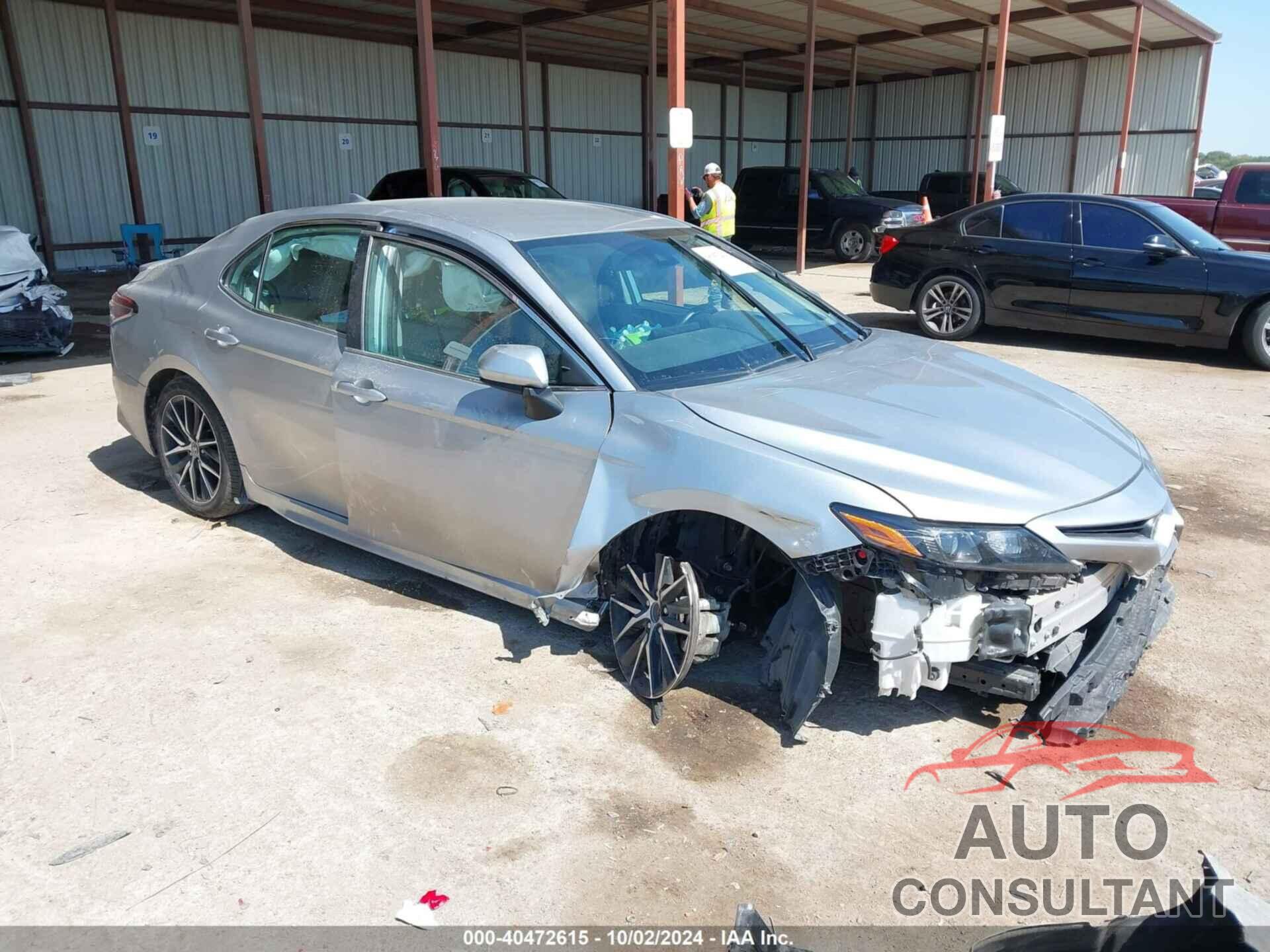 TOYOTA CAMRY 2021 - 4T1G11AKXMU588078