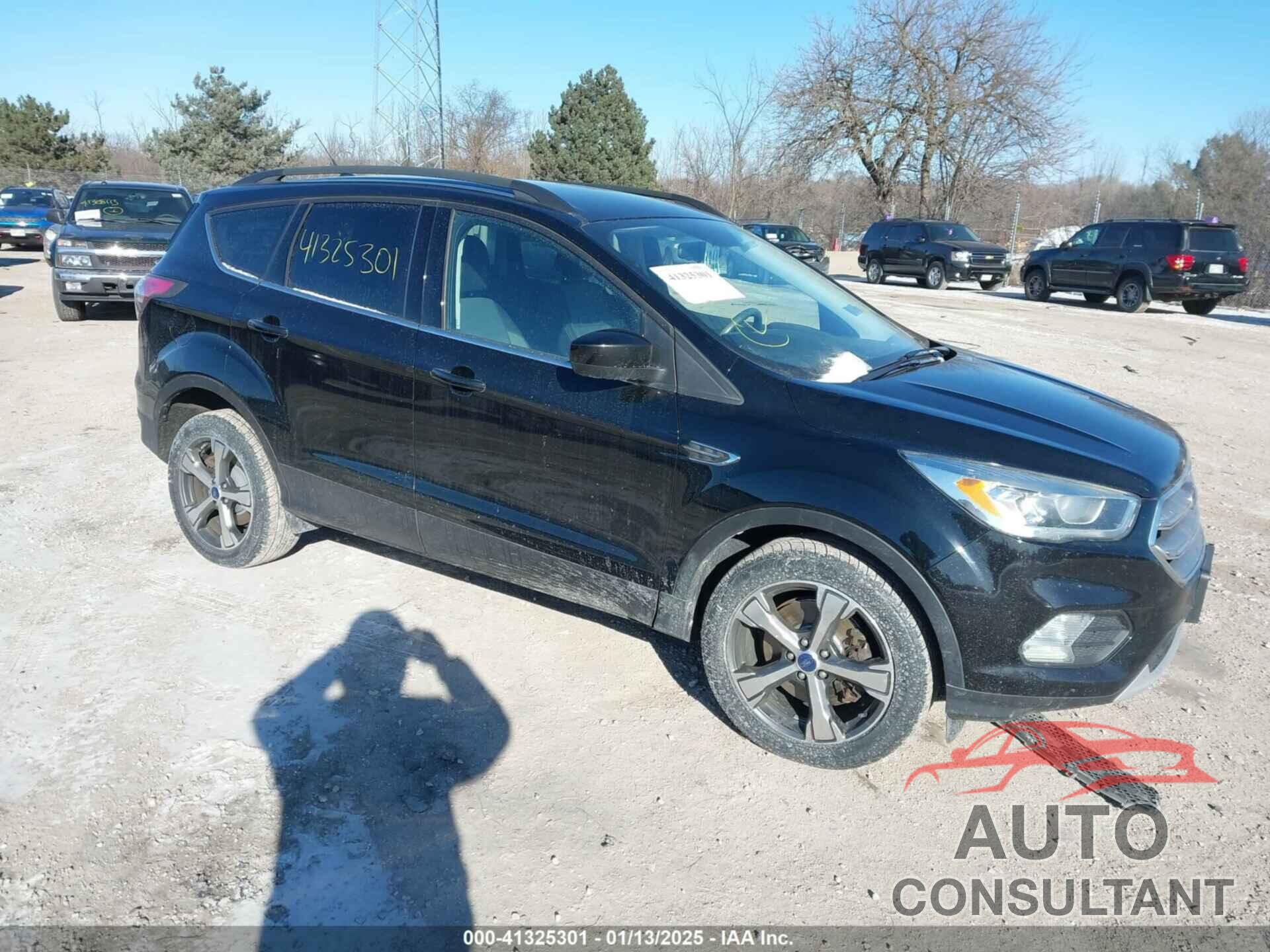 FORD ESCAPE 2017 - 1FMCU9GD4HUA90123