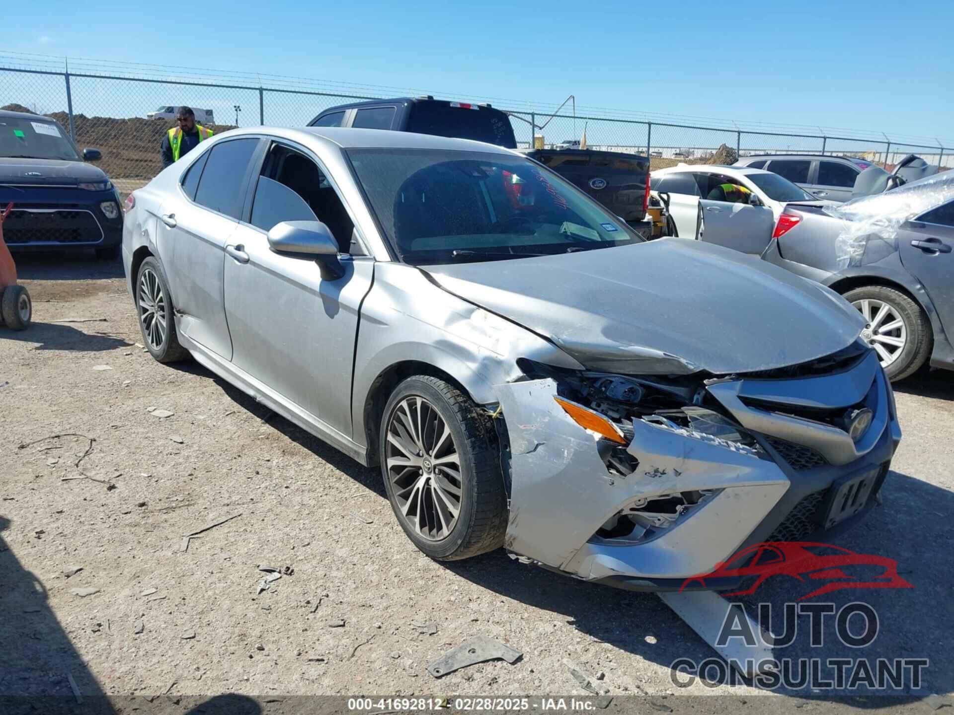 TOYOTA CAMRY 2019 - 4T1B11HK8KU707419