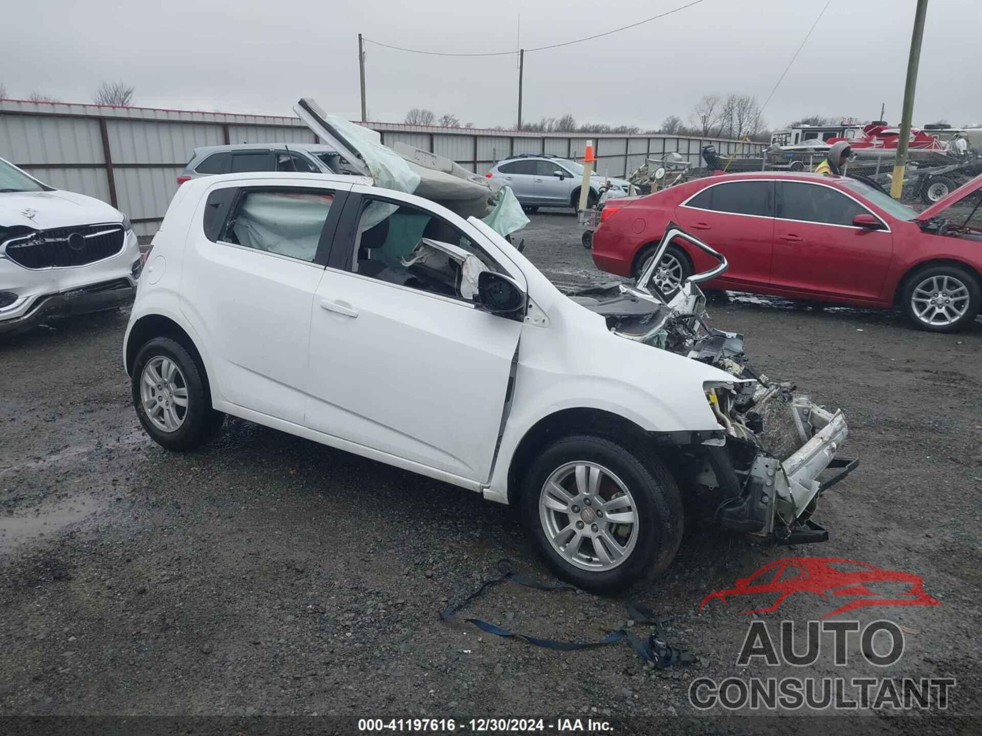 CHEVROLET SONIC 2015 - 1G1JC6SH7F4174482