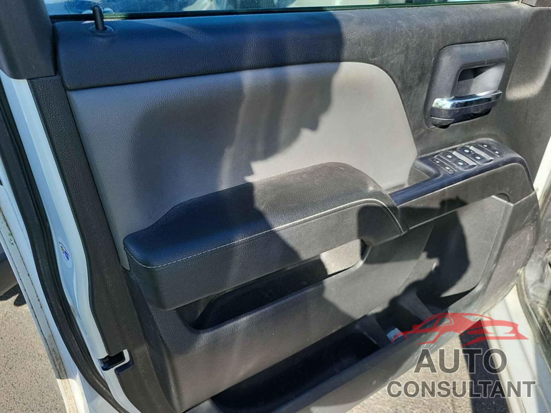 CHEVROLET SILVERADO 1500 2015 - 1GCRCPEH5FZ298135