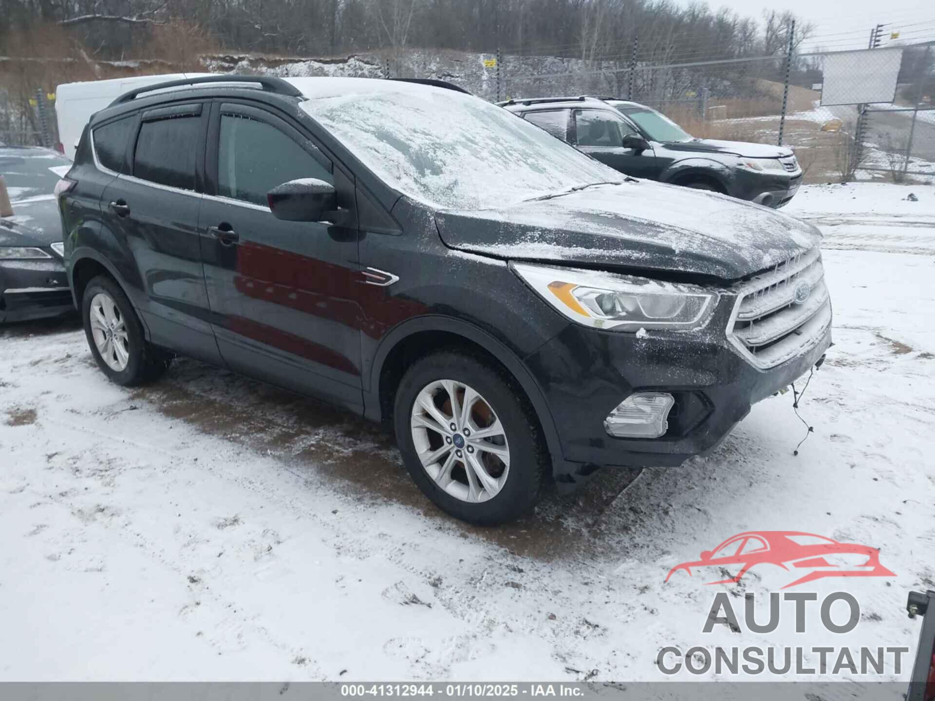 FORD ESCAPE 2017 - 1FMCU9G97HUC12470