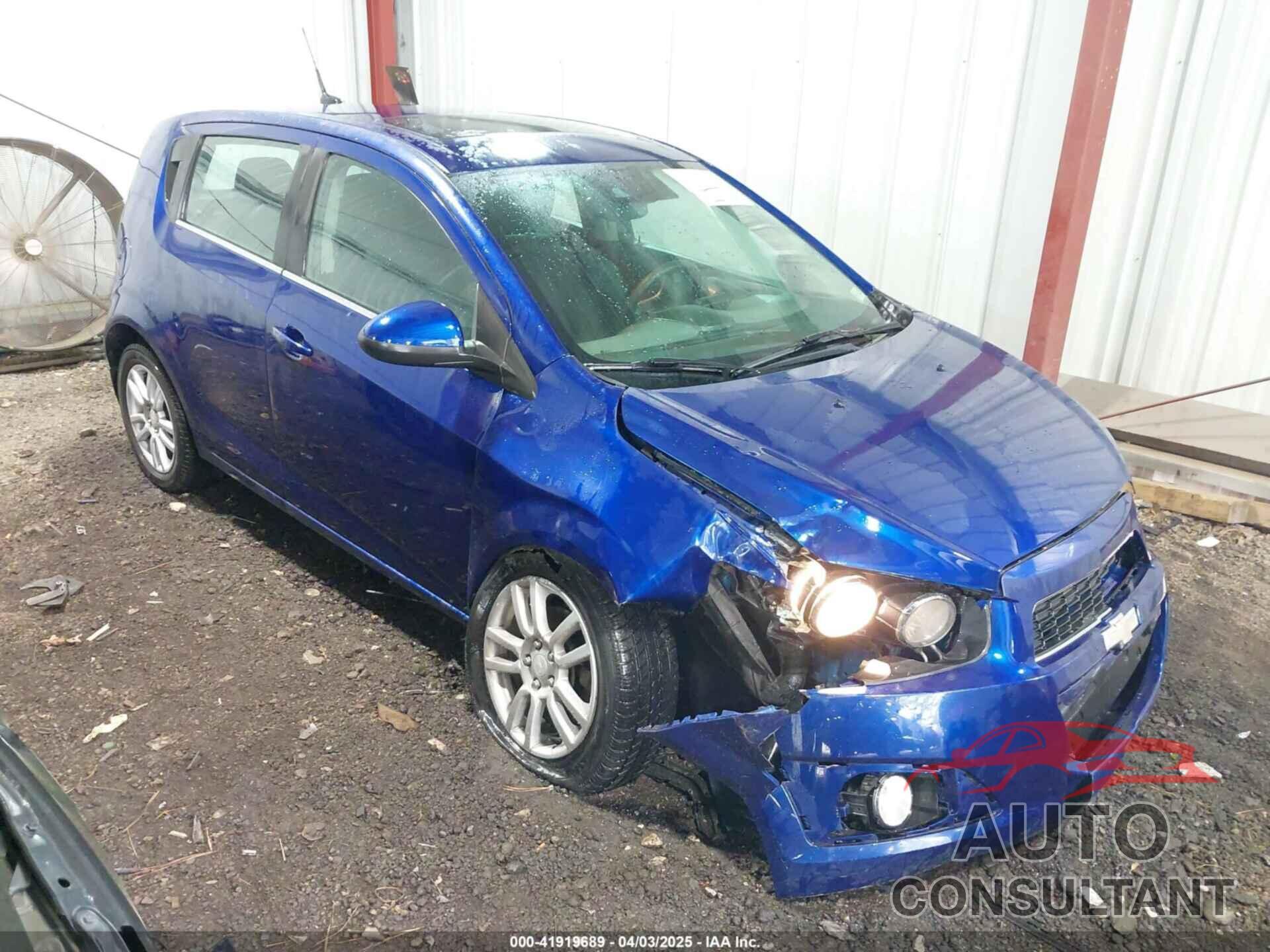 CHEVROLET SONIC 2014 - 1G1JC6SB1E4194382