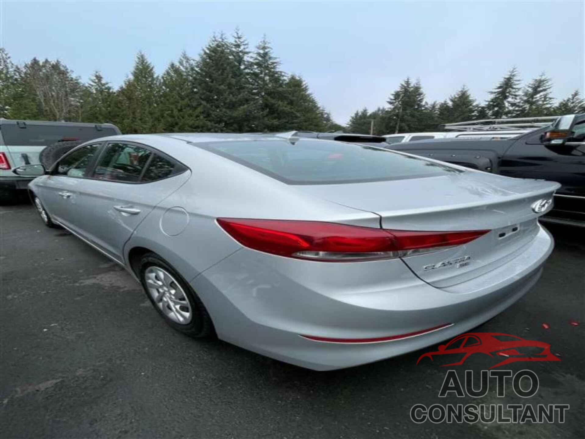 HYUNDAI ELANTRA 2018 - 5NPD74LF8JH394873