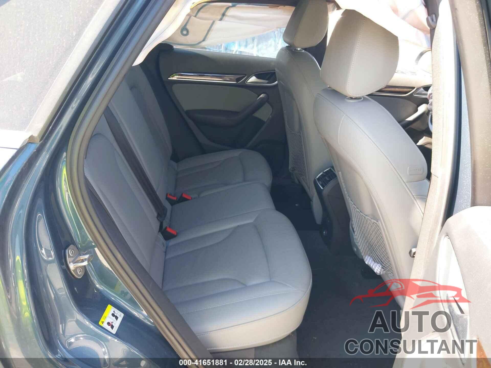 AUDI Q3 2018 - WA1HCCFS8JR000257