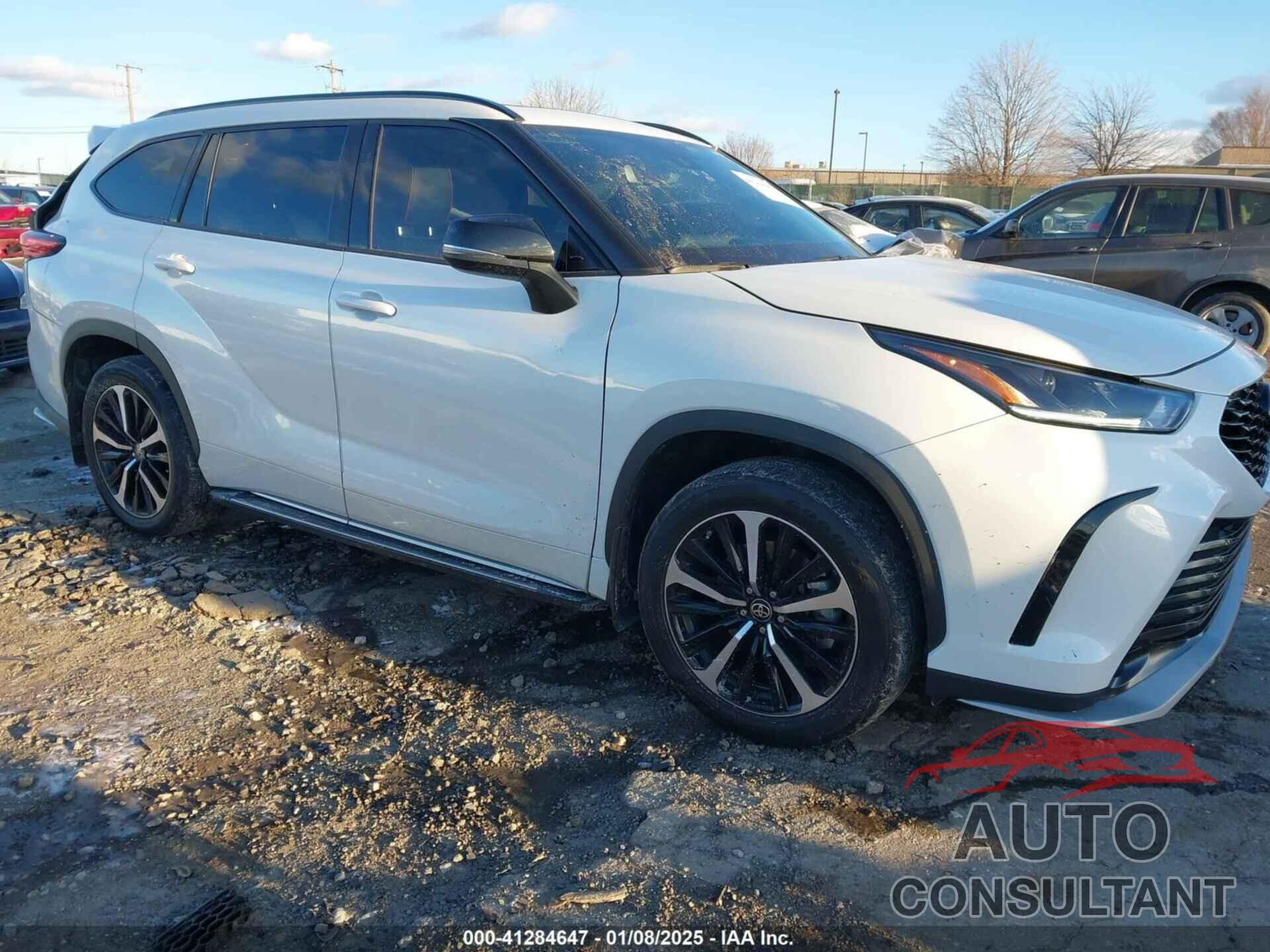 TOYOTA HIGHLANDER 2022 - 5TDLZRBHXNS188525