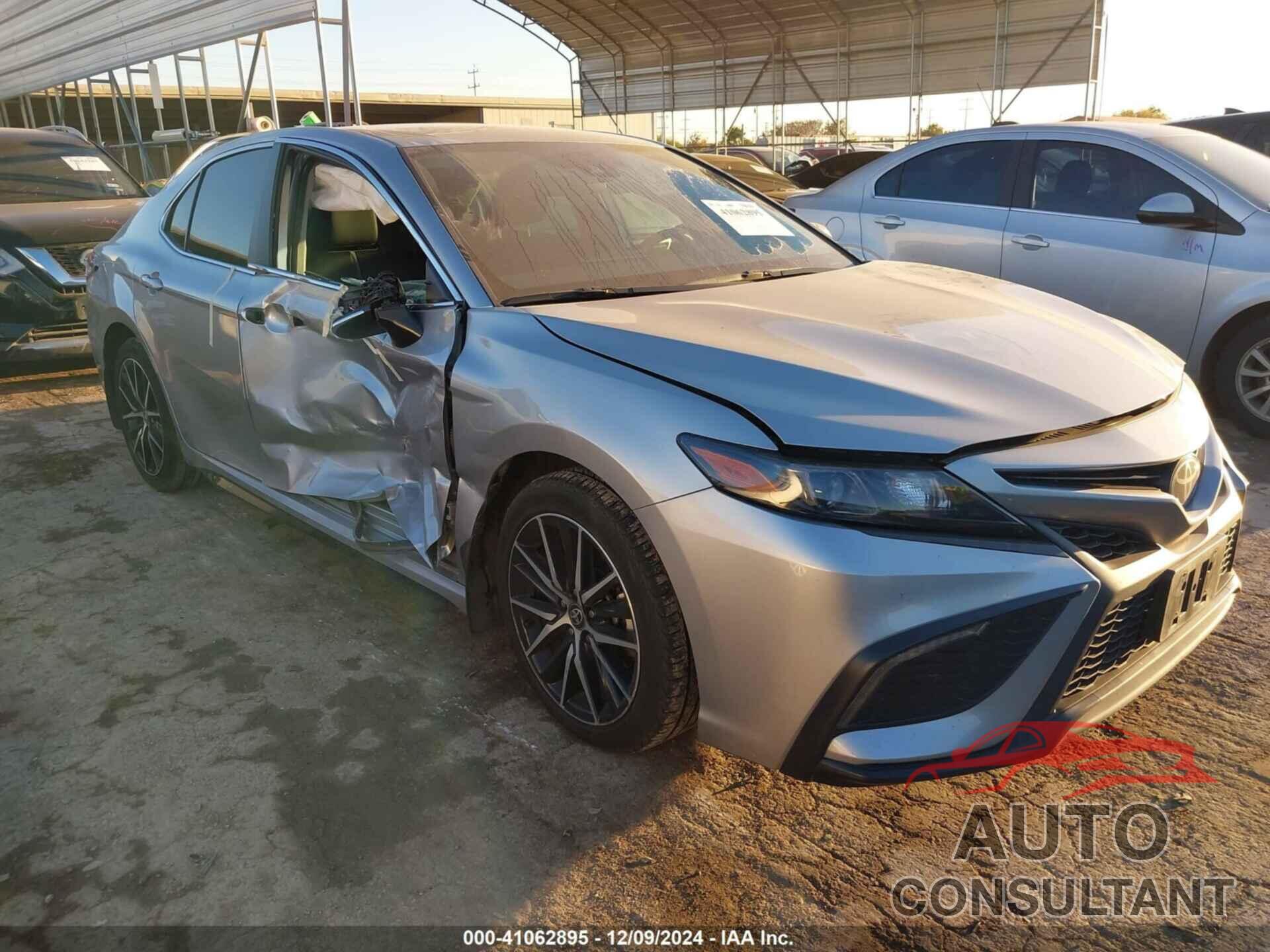 TOYOTA CAMRY 2022 - 4T1G11AK3NU646260