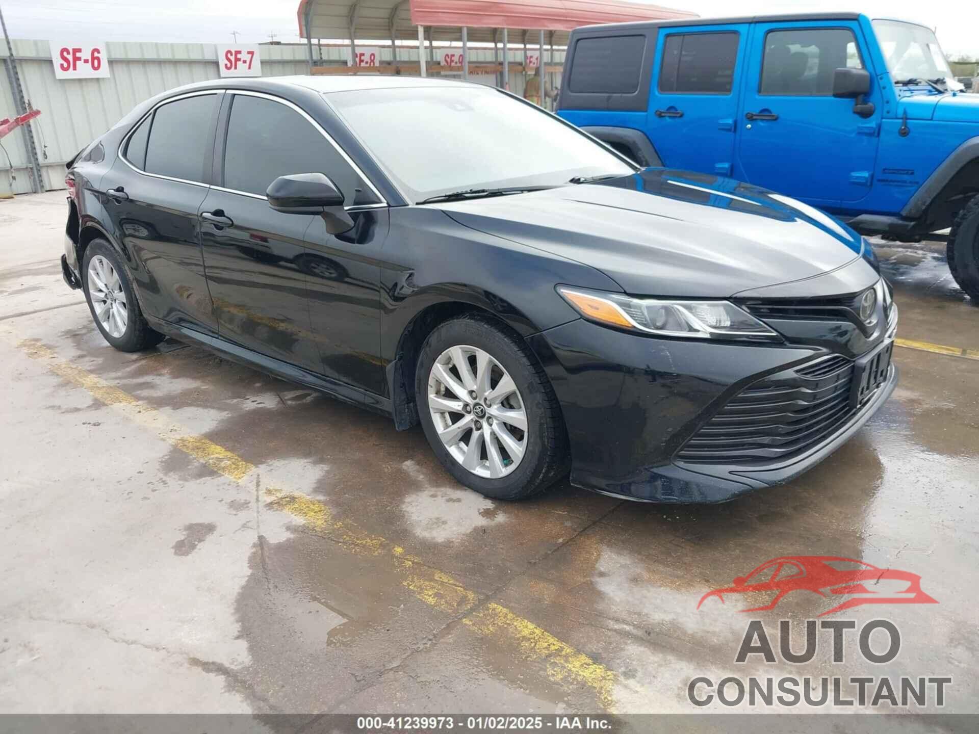 TOYOTA CAMRY 2018 - 4T1B11HK9JU528773