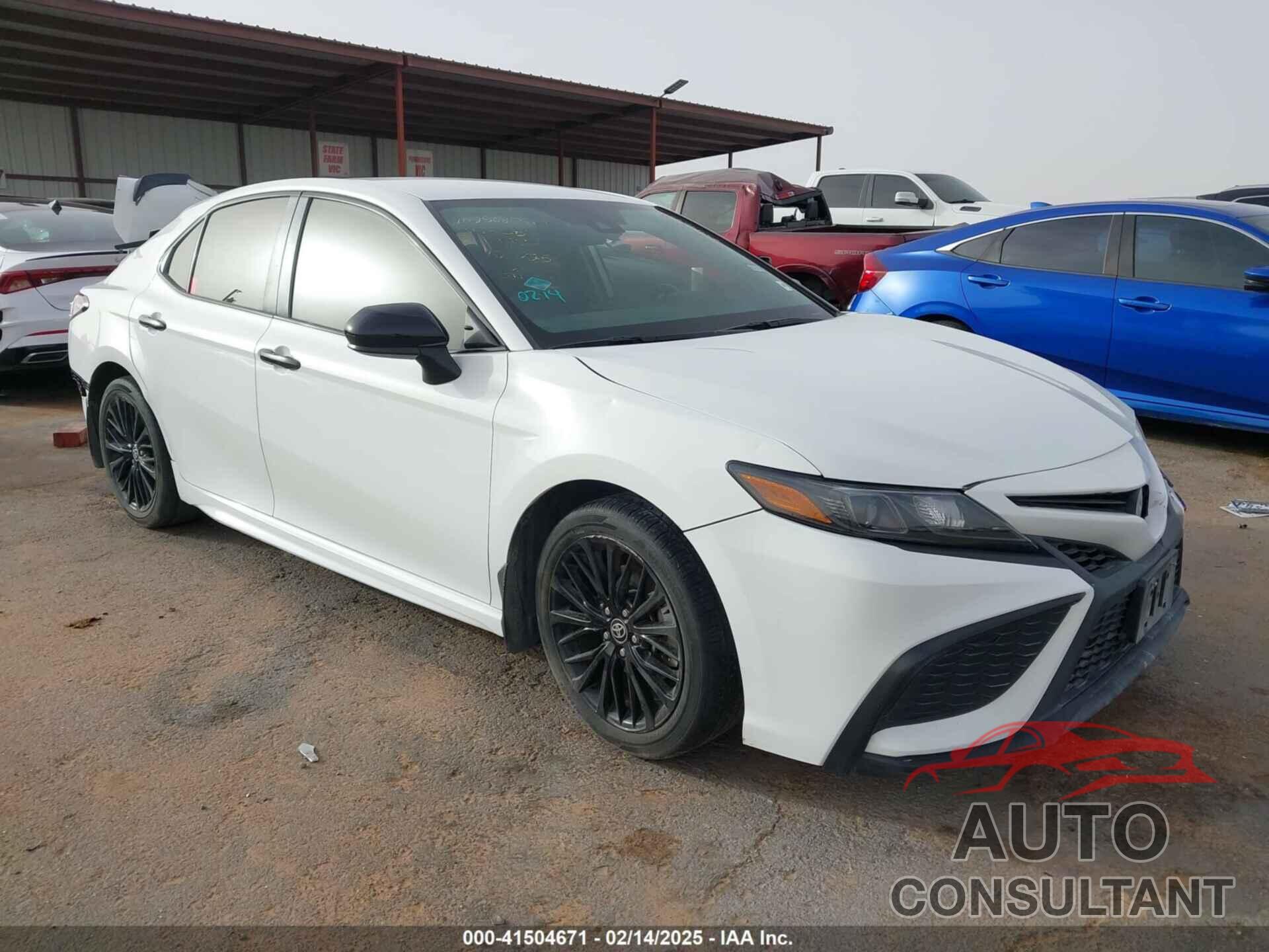 TOYOTA CAMRY 2021 - 4T1G11AK5MU411227