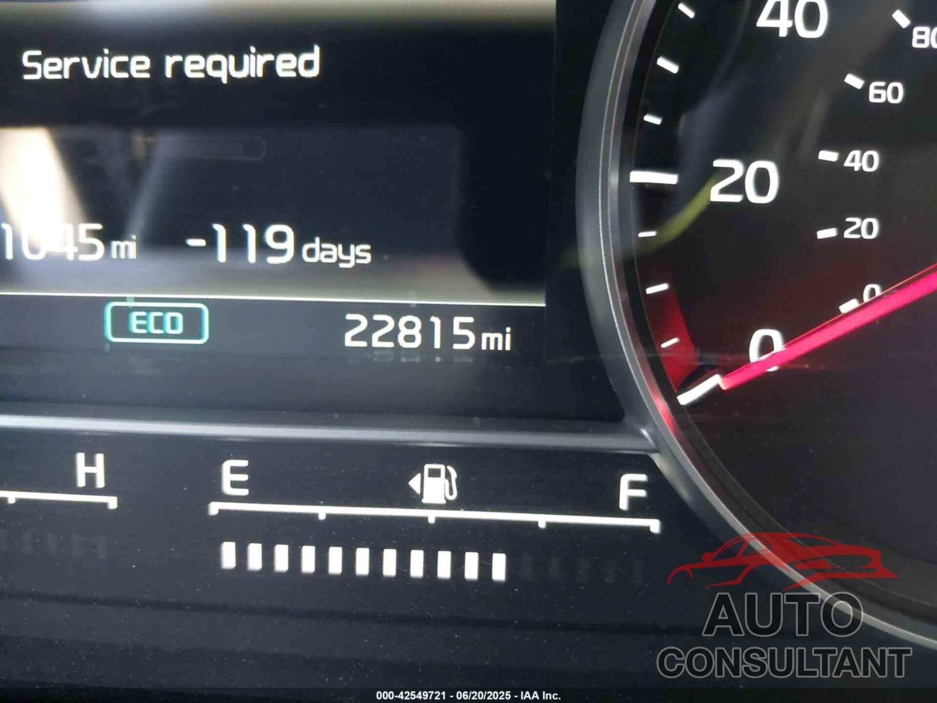 KIA SORENTO HYBRID 2023 - KNDRH4LG8P5136535