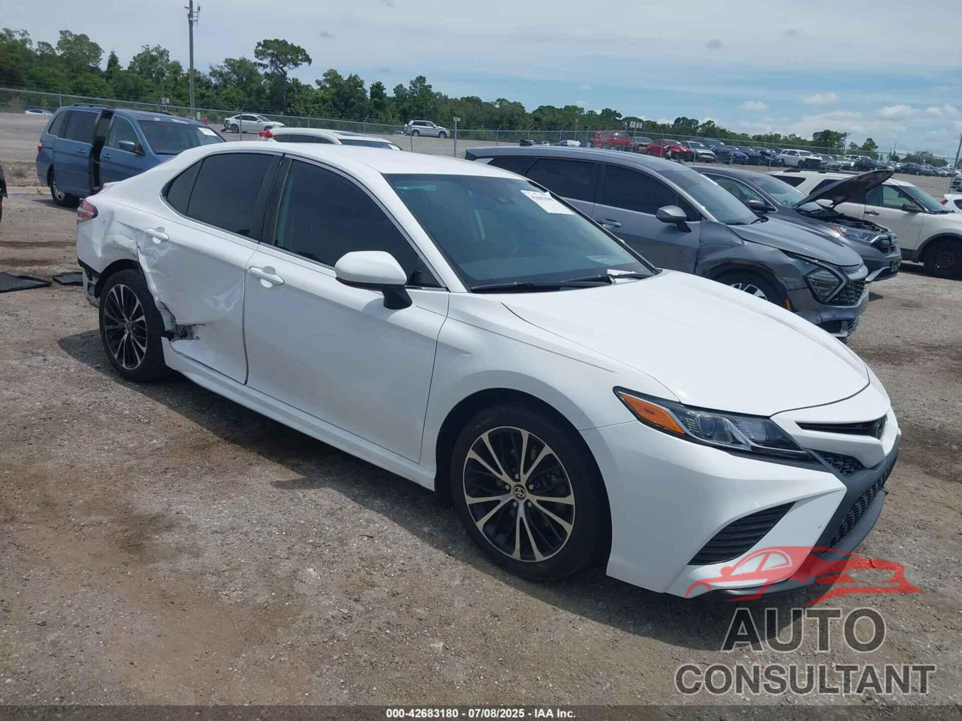 TOYOTA CAMRY 2020 - 4T1G11AK3LU947611