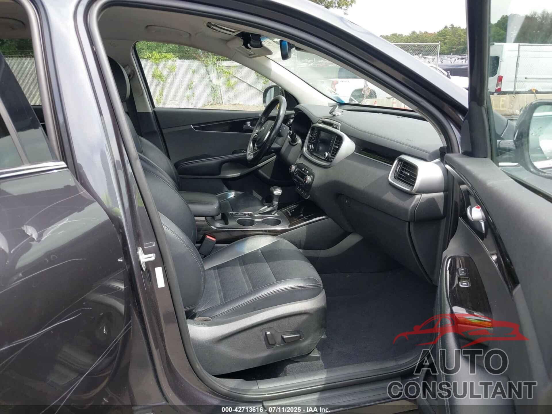 KIA SORENTO 2019 - 5XYPHDA58KG545143