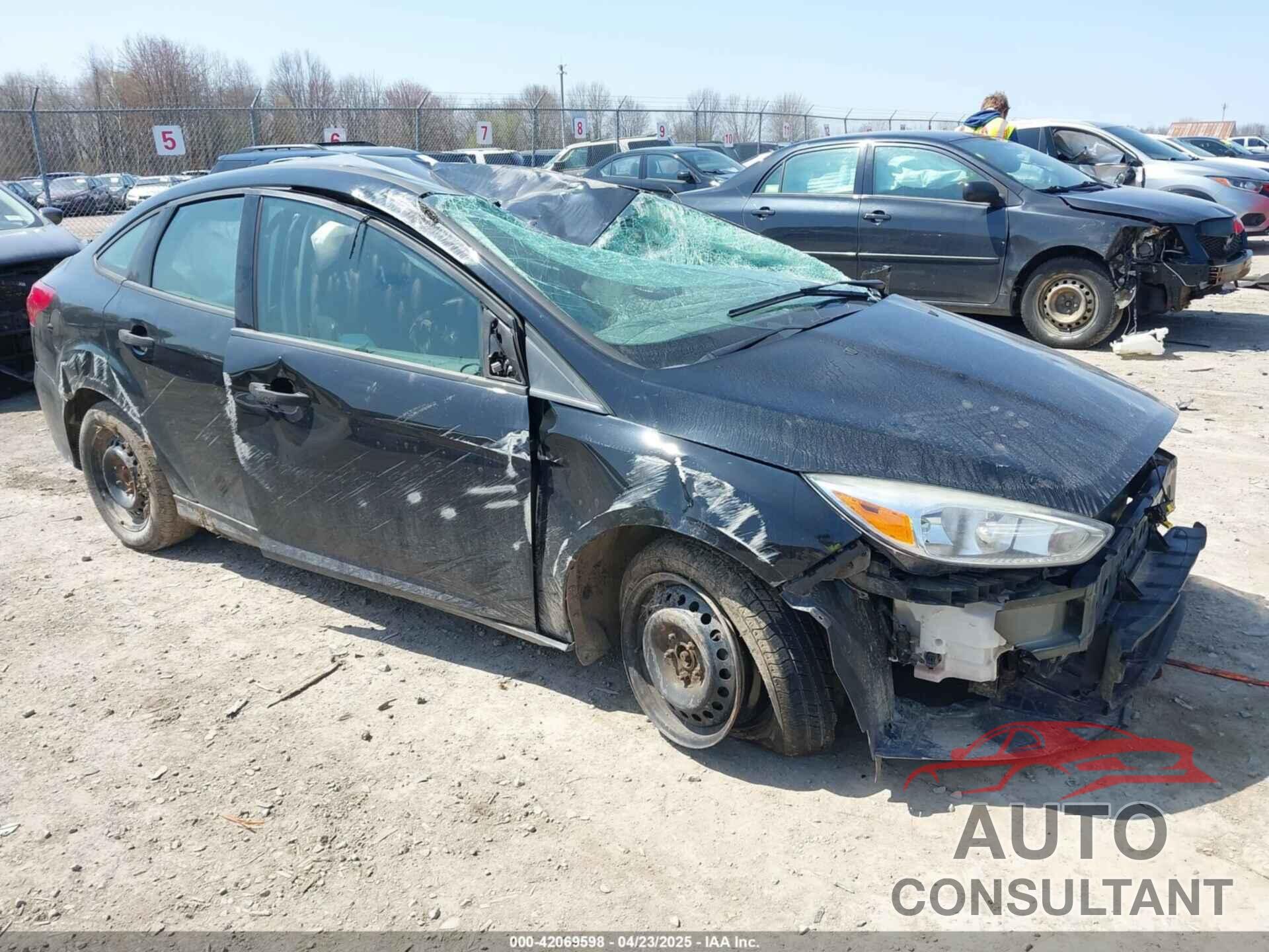 FORD FOCUS 2017 - 1FADP3E23HL301404