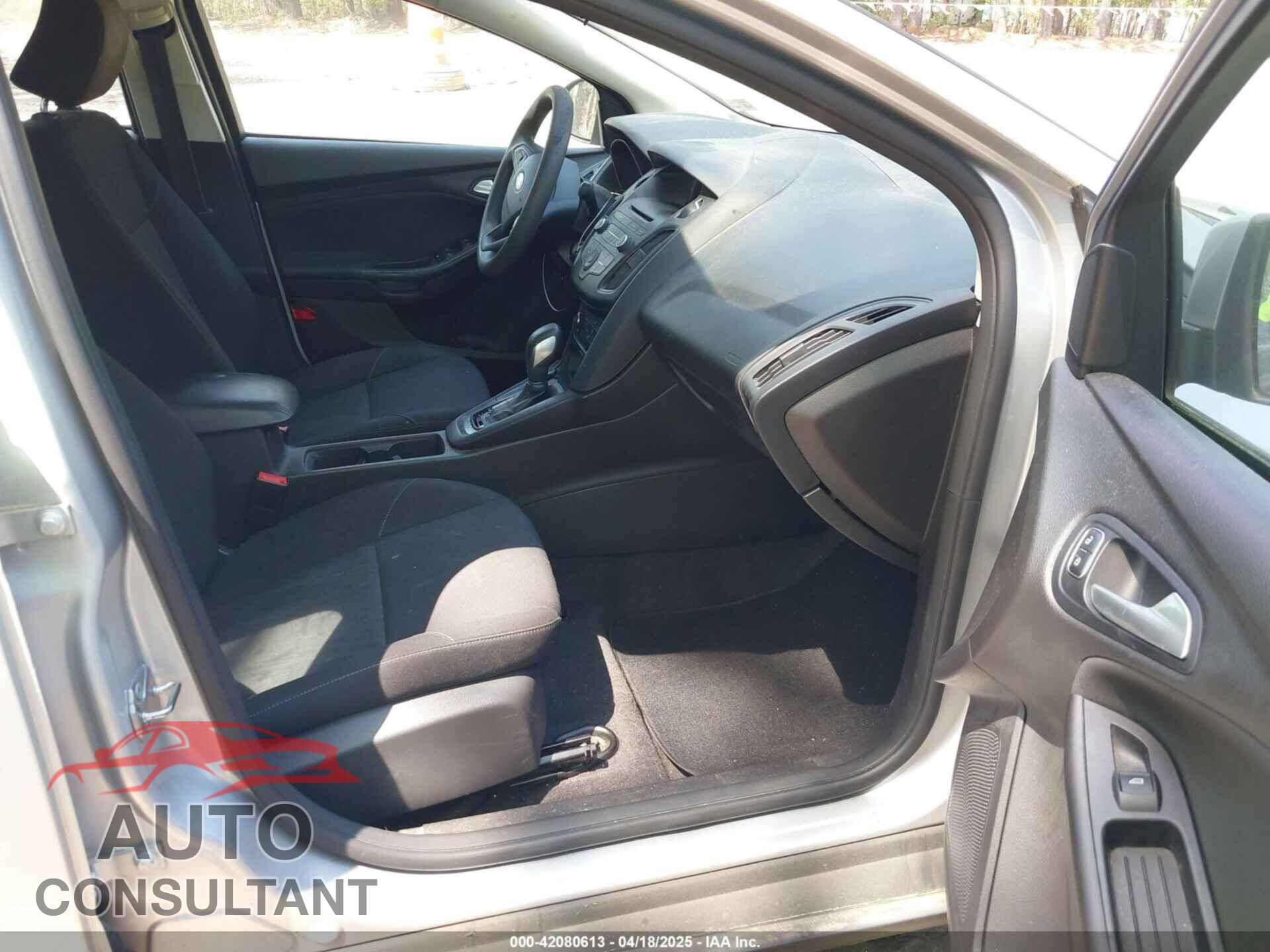 FORD FOCUS 2017 - 1FADP3F29HL223970