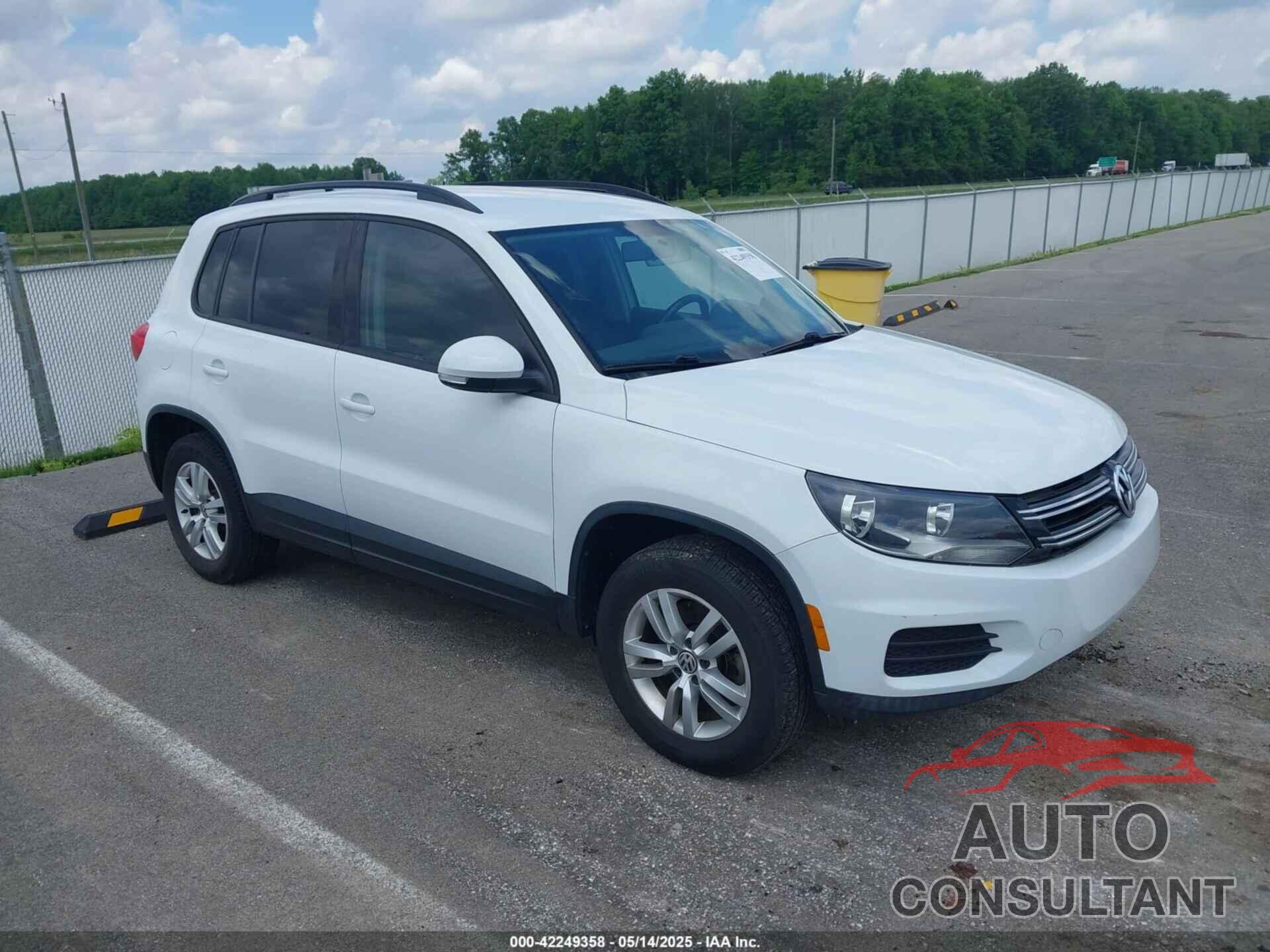 VOLKSWAGEN TIGUAN 2015 - WVGAV7AX8FW606559