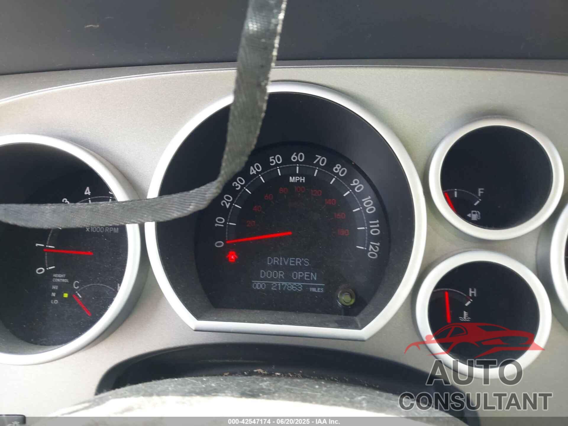 TOYOTA SEQUOIA 2016 - 5TDDW5G16GS141092