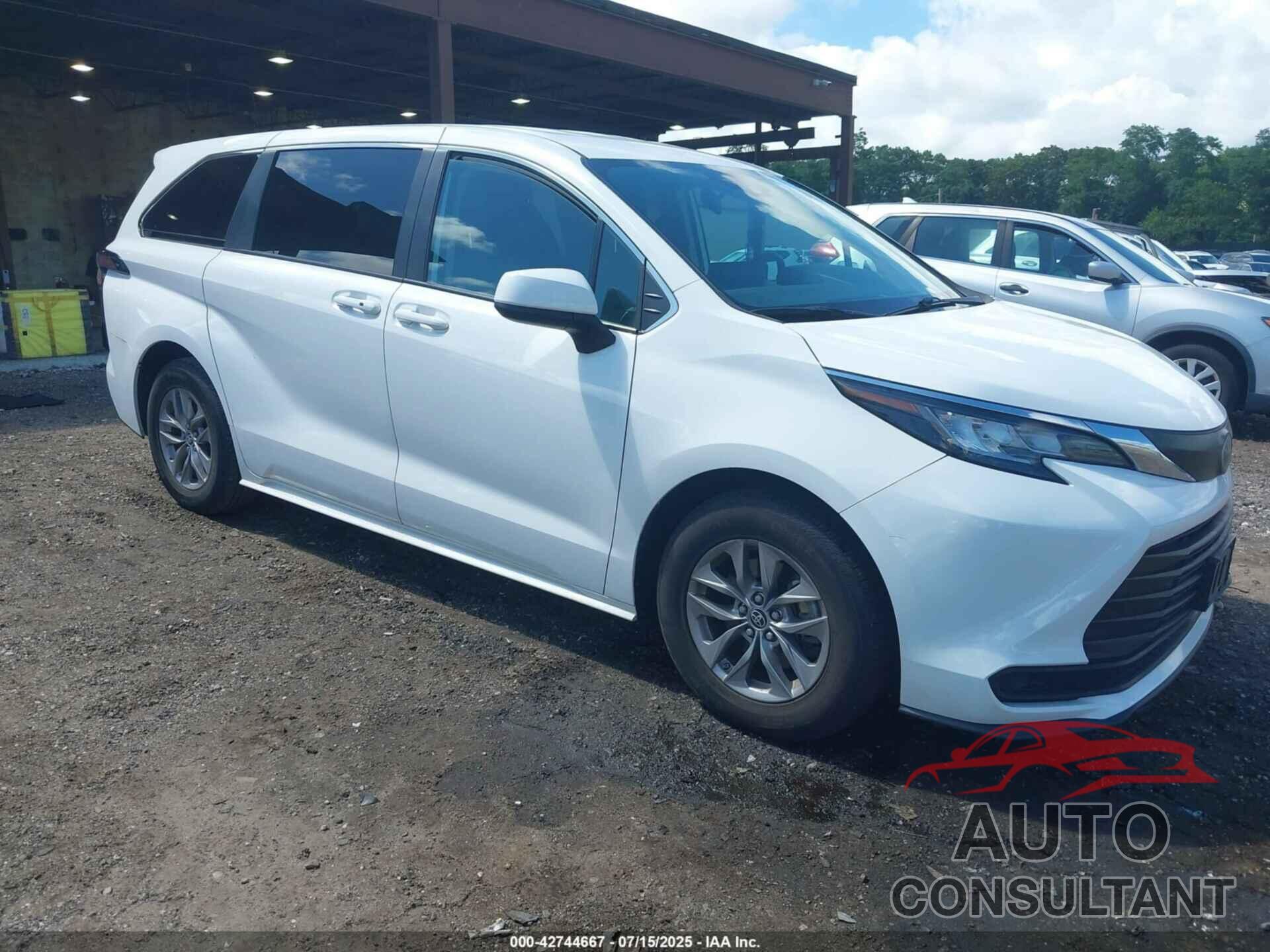 TOYOTA SIENNA 2022 - 5TDKRKEC8NS122221