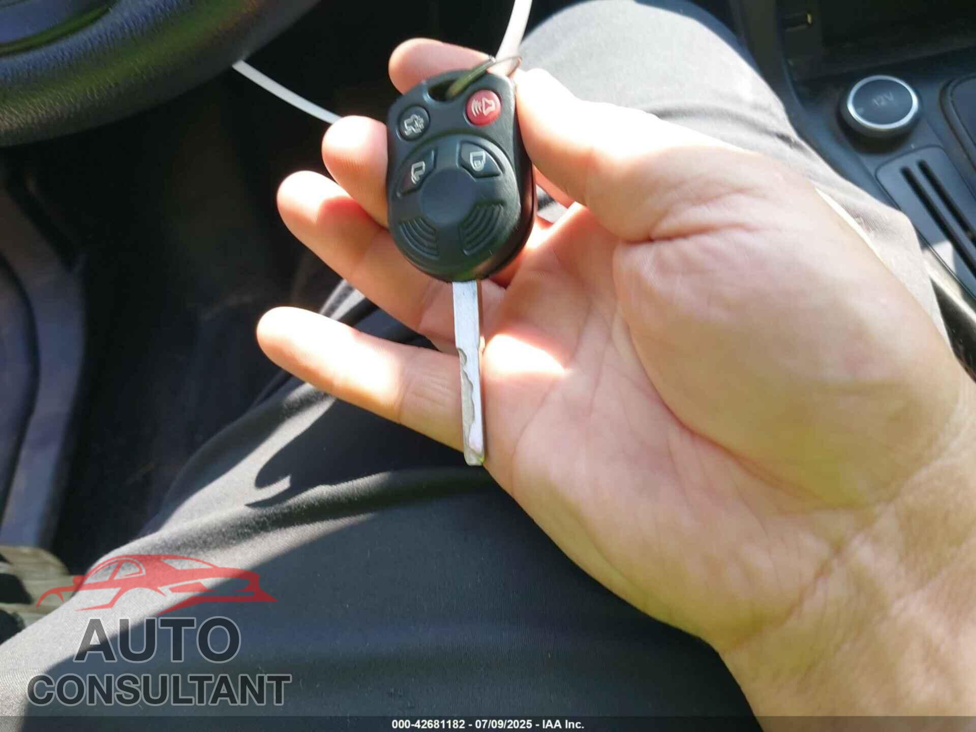 FORD FOCUS 2017 - 1FADP3E22HL307064