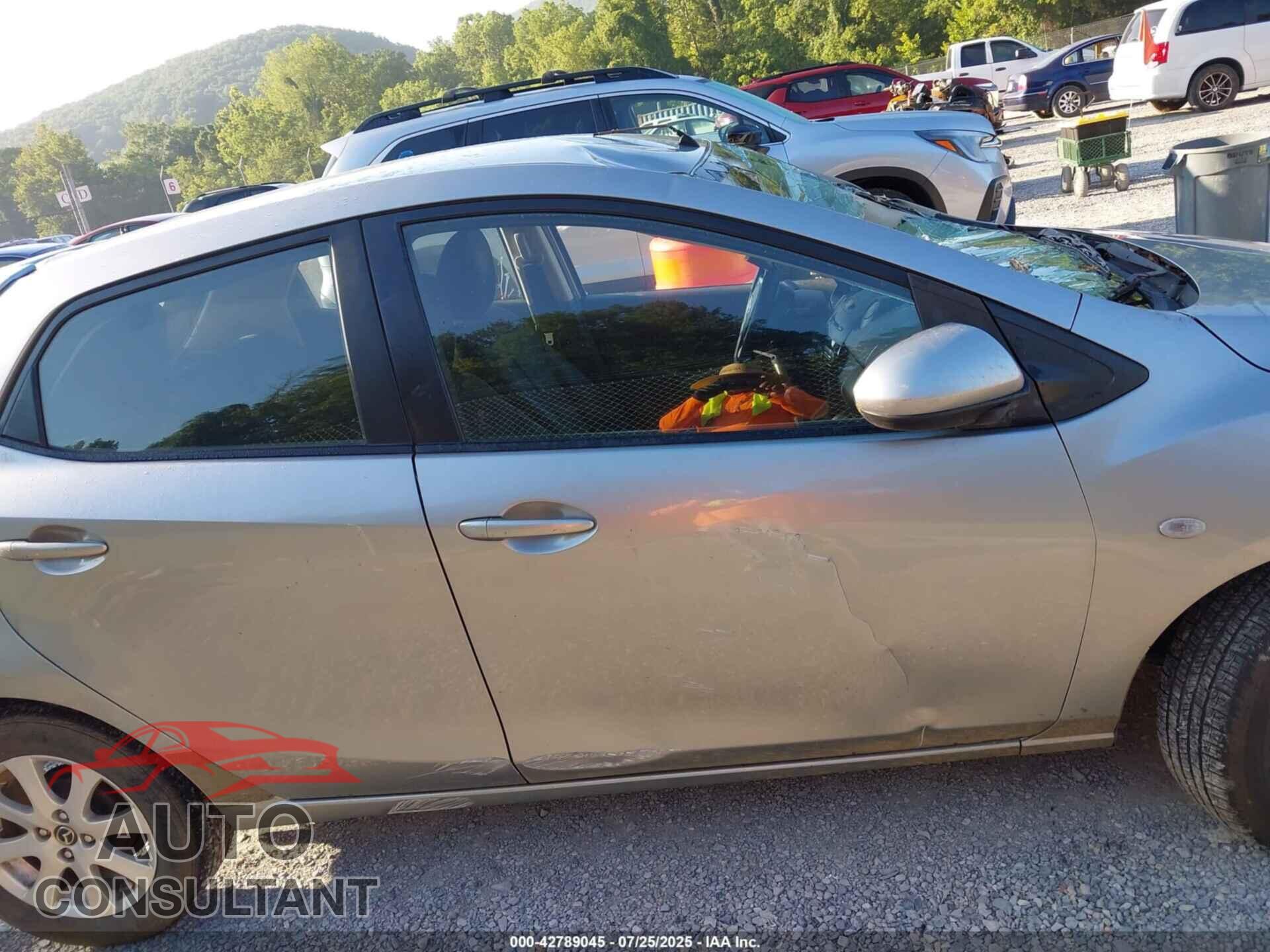MAZDA MAZDA2 2013 - JM1DE1LY2D0157769