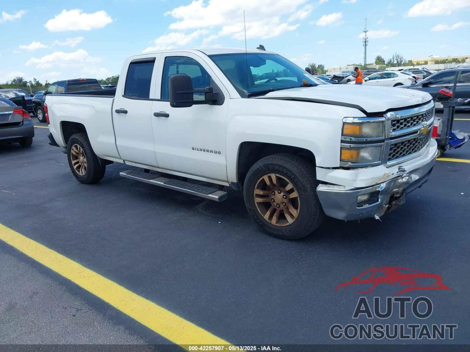 CHEVROLET SILVERADO 1500 2014 - 1GCRCREH6EZ351810