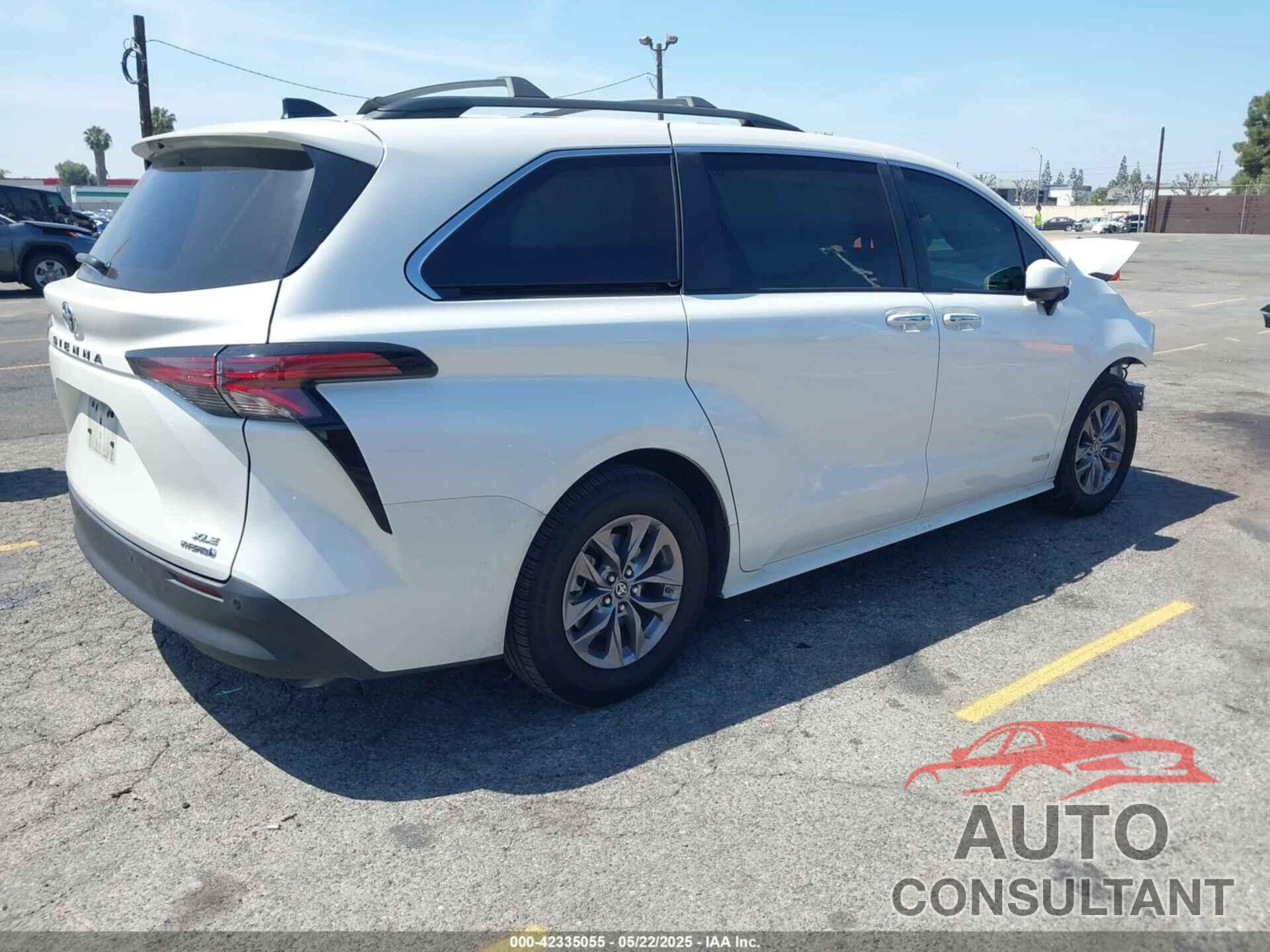 TOYOTA SIENNA 2021 - 5TDJRKEC8MS032240