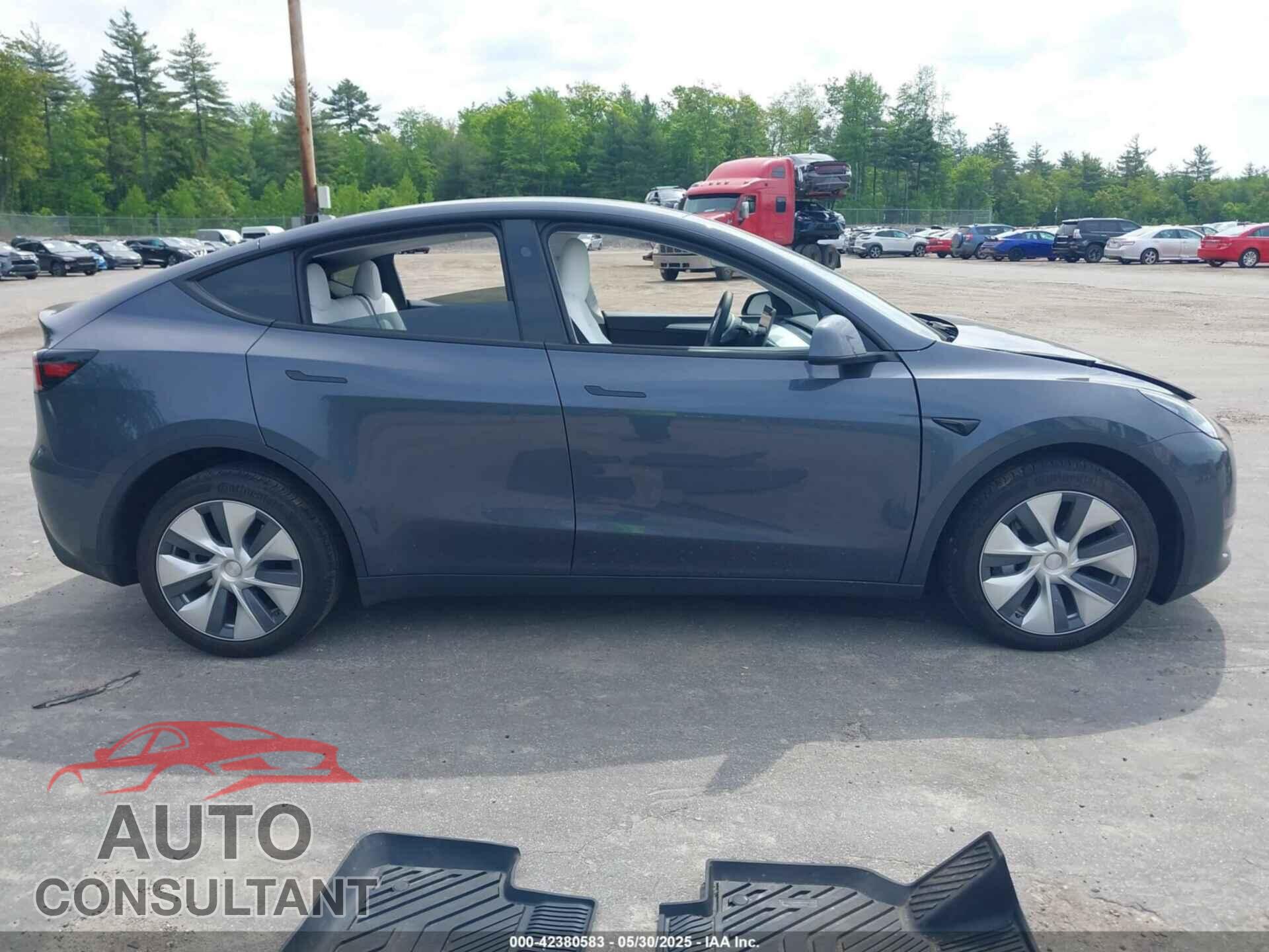 TESLA MODEL Y 2023 - 7SAYGAEEXPF856428