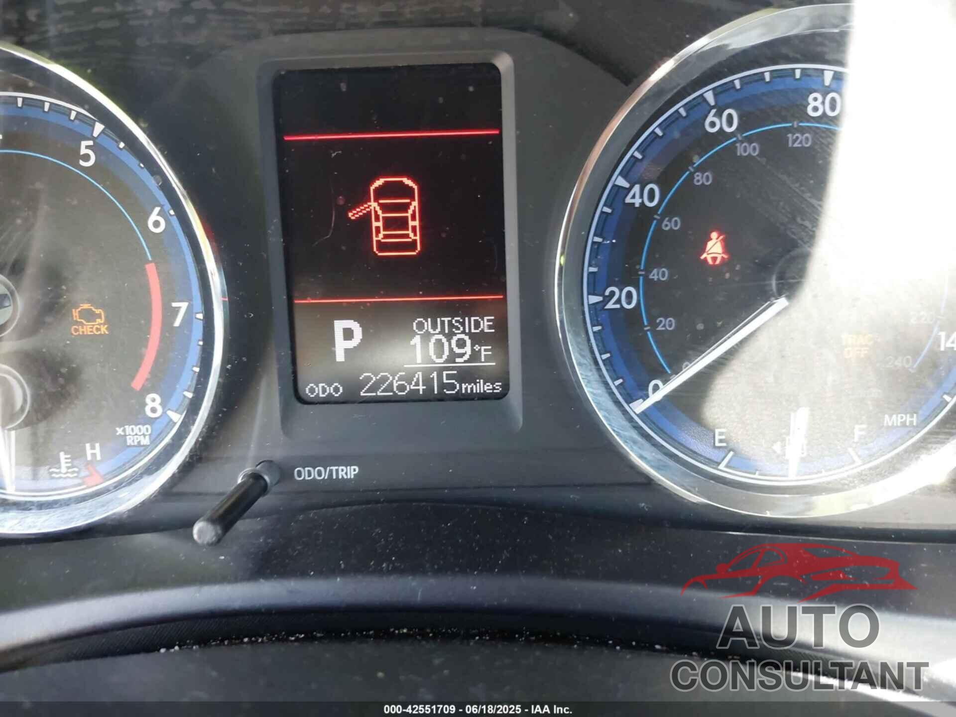 TOYOTA COROLLA 2017 - 5YFBURHE7HP616233