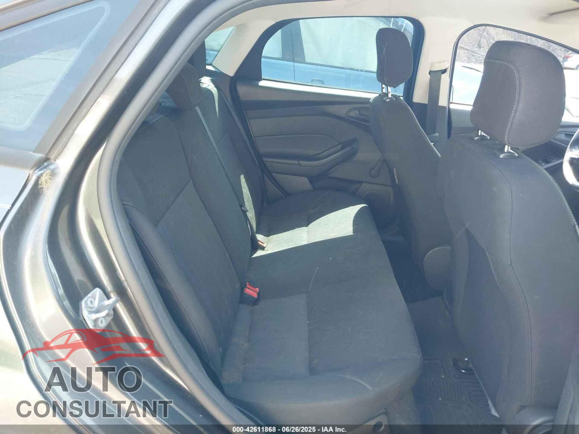 FORD FOCUS 2017 - 1FADP3E27HL348287