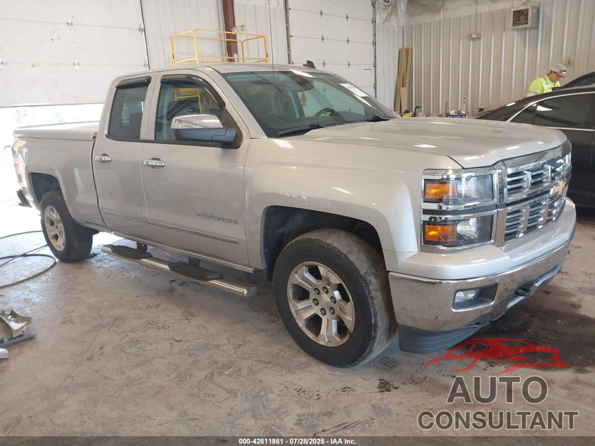 CHEVROLET SILVERADO 1500 2014 - 1GCVKREC1EZ121355