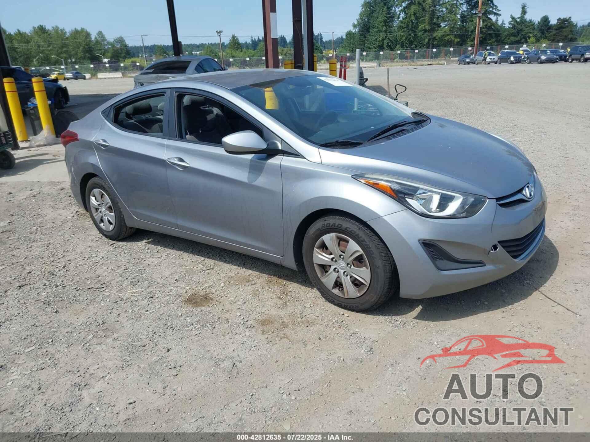 HYUNDAI ELANTRA 2016 - KMHDH4AE9GU542353