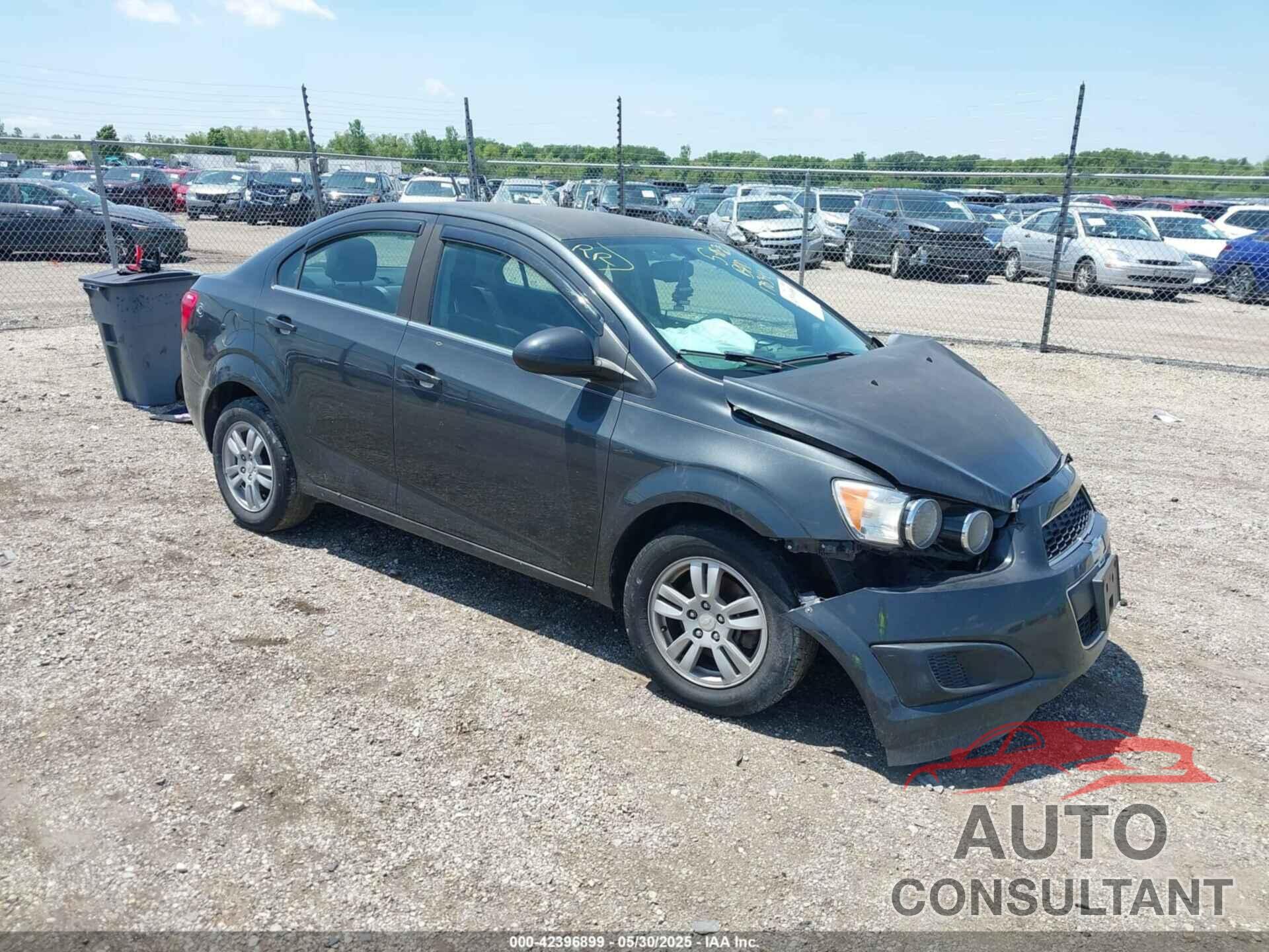 CHEVROLET SONIC 2014 - 1G1JC5SH8E4178341