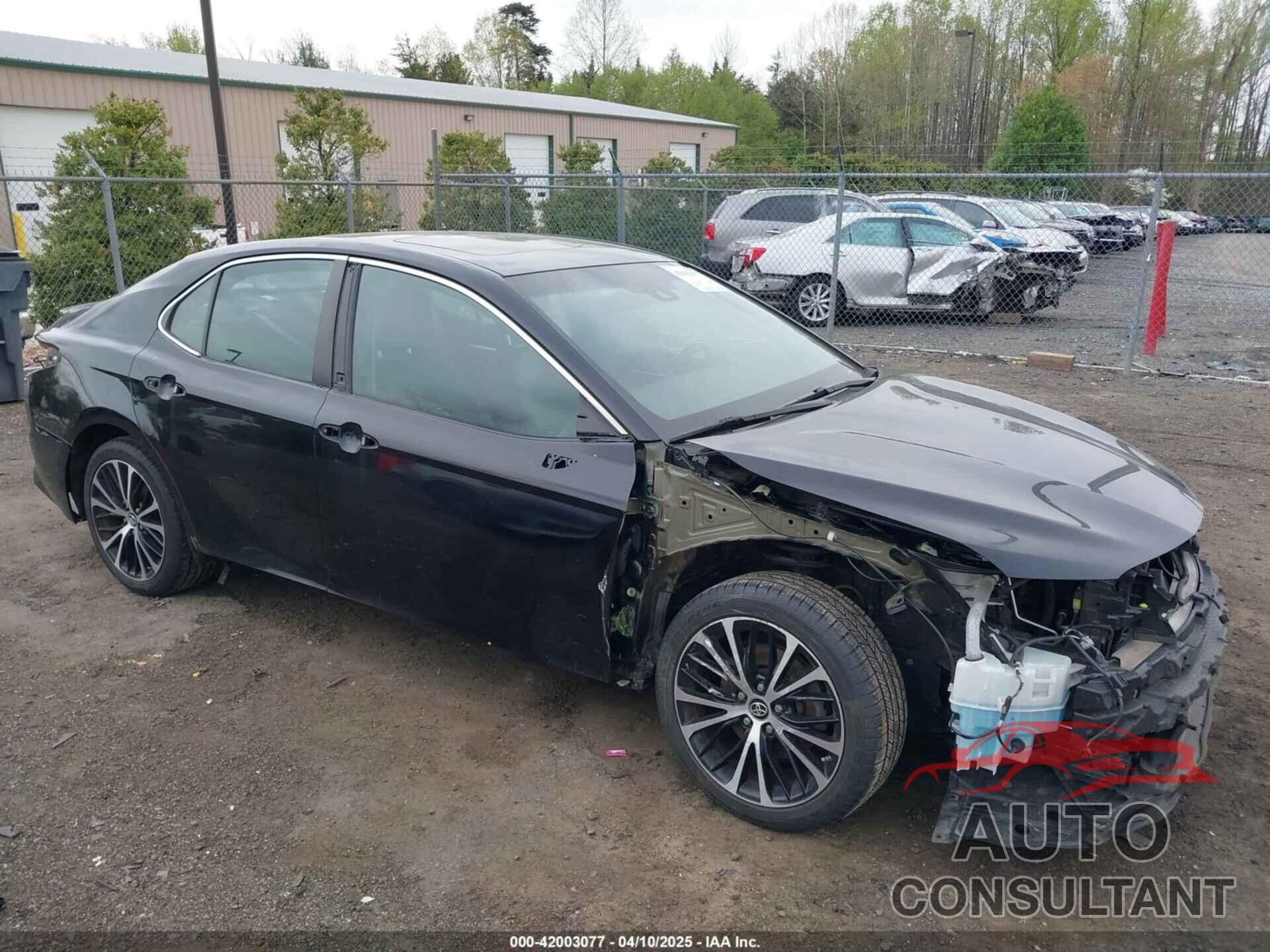 TOYOTA CAMRY 2018 - 4T1B11HK8JU519613