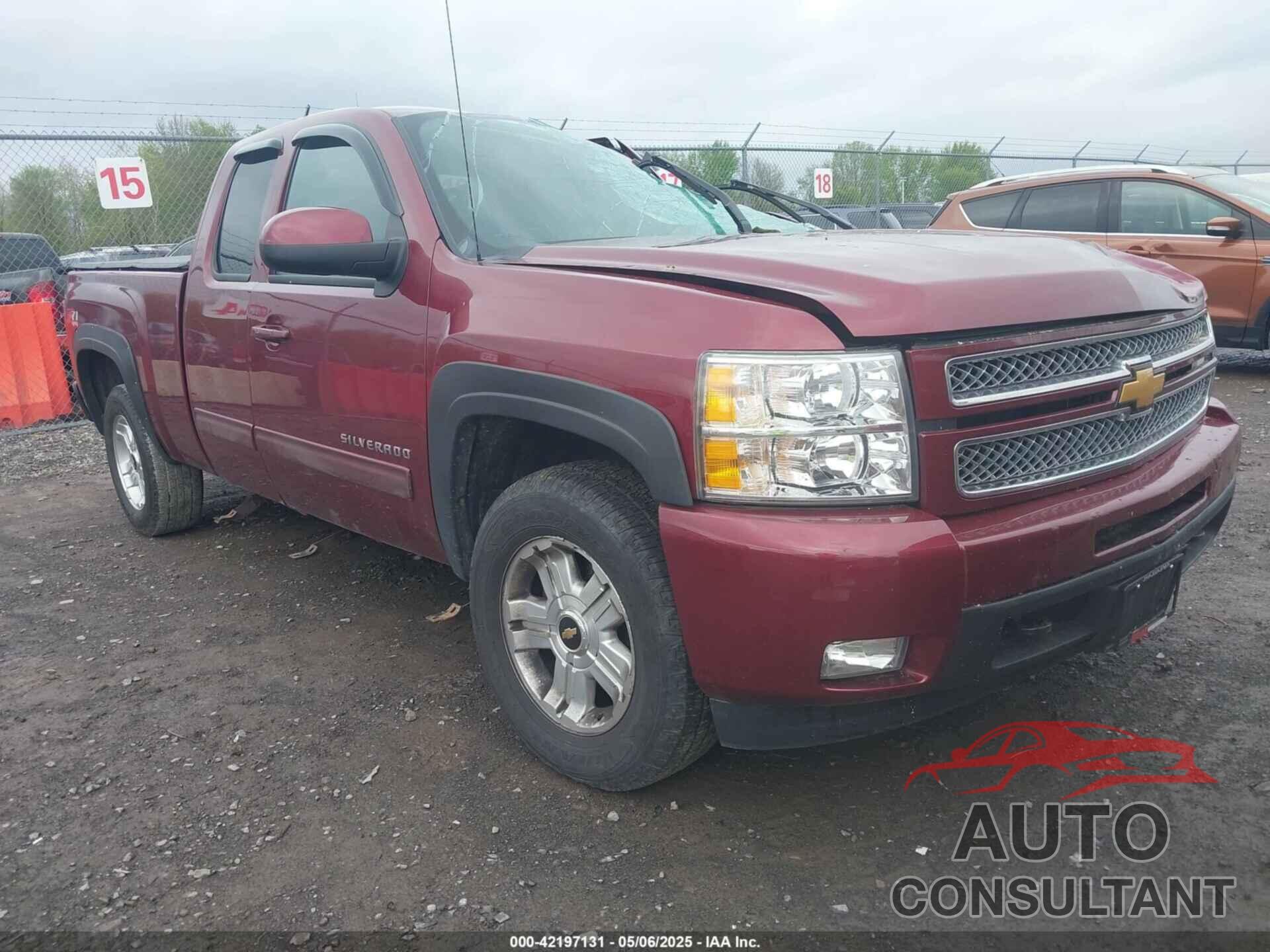 CHEVROLET SILVERADO 1500 2013 - 1GCRKTE76DZ228515