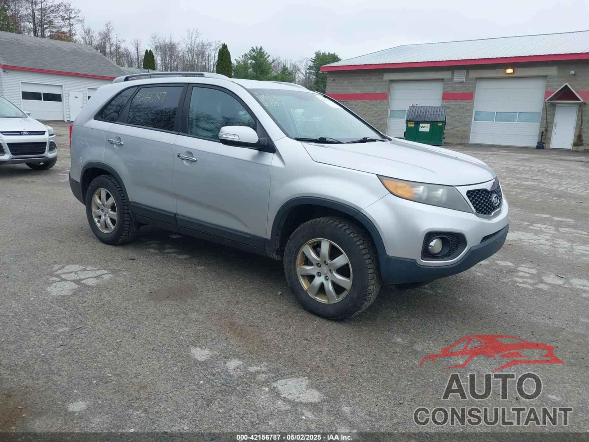KIA SORENTO 2011 - 5XYKT4A18BG099601