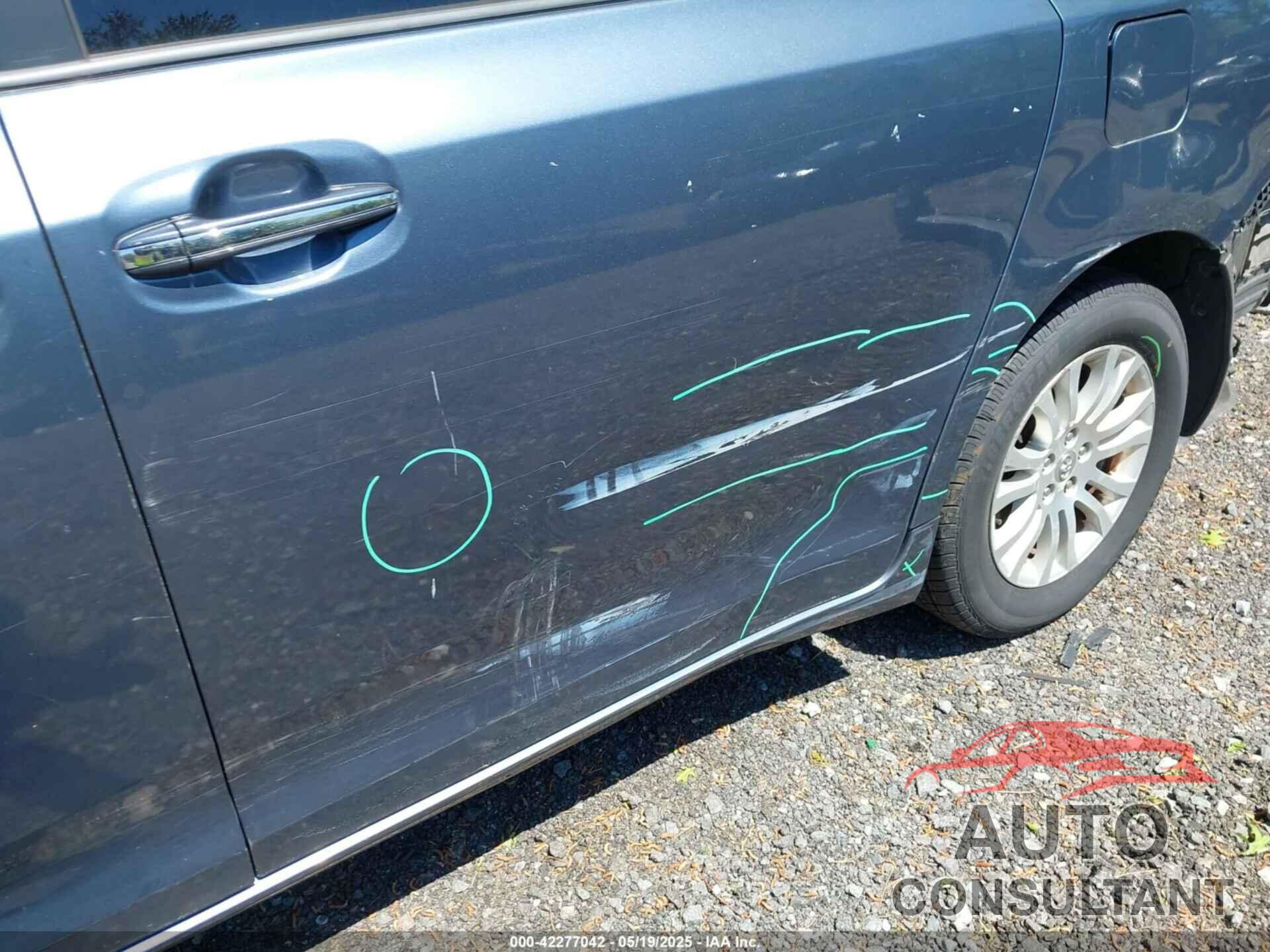 TOYOTA SIENNA 2017 - 5TDYZ3DC0HS785627
