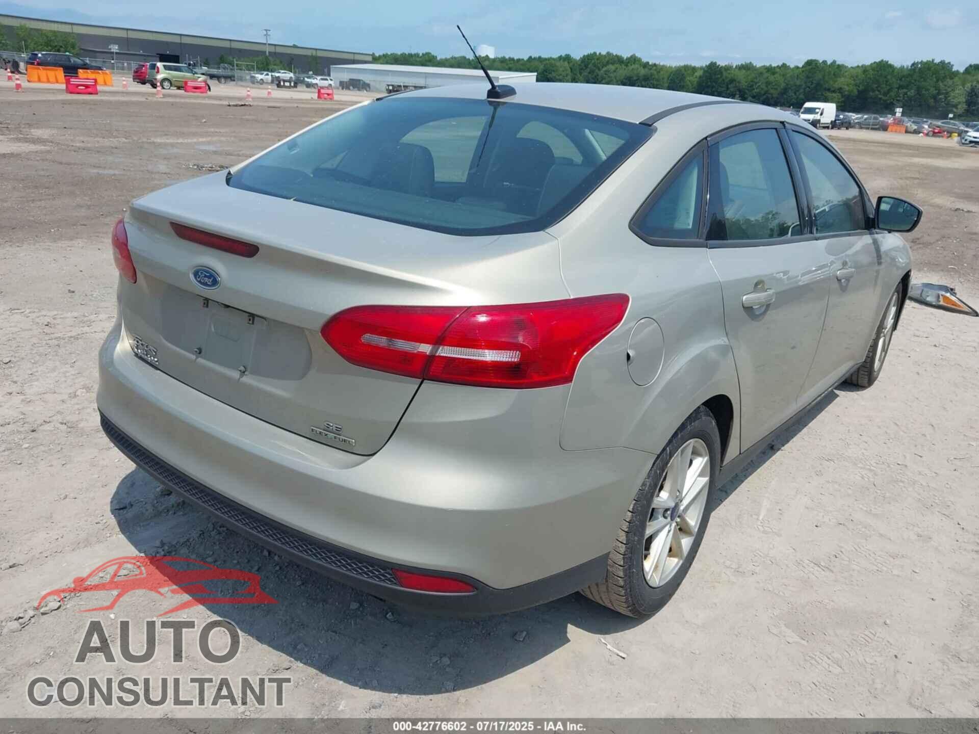 FORD FOCUS 2015 - 1FADP3F2XFL379092