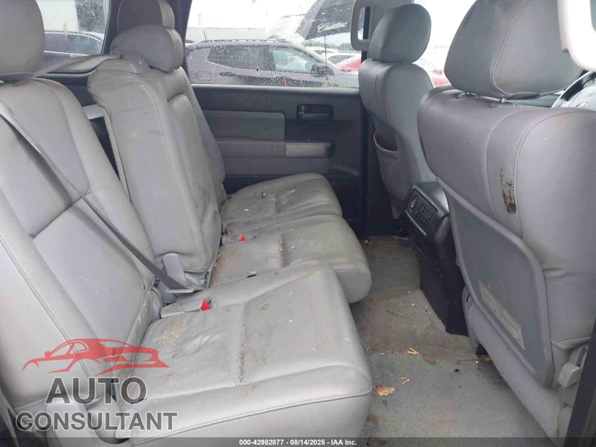 TOYOTA SEQUOIA 2011 - 5TDZY5G15BS037380