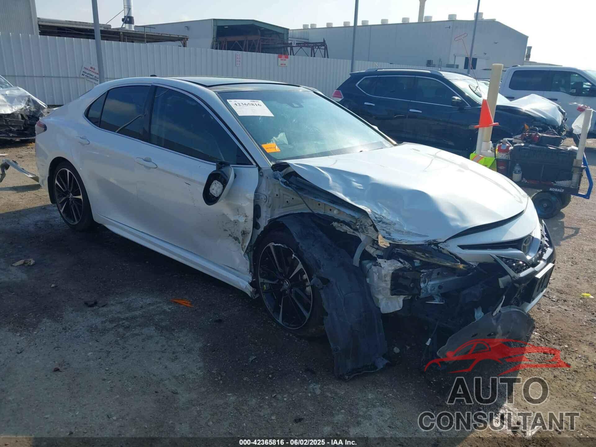 TOYOTA CAMRY 2018 - 4T1BZ1HK8JU003311