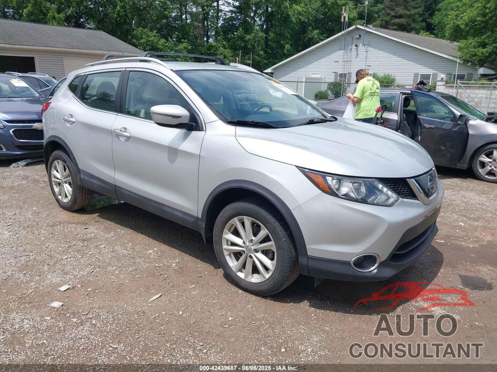 NISSAN ROGUE SPORT 2018 - JN1BJ1CR4JW600933
