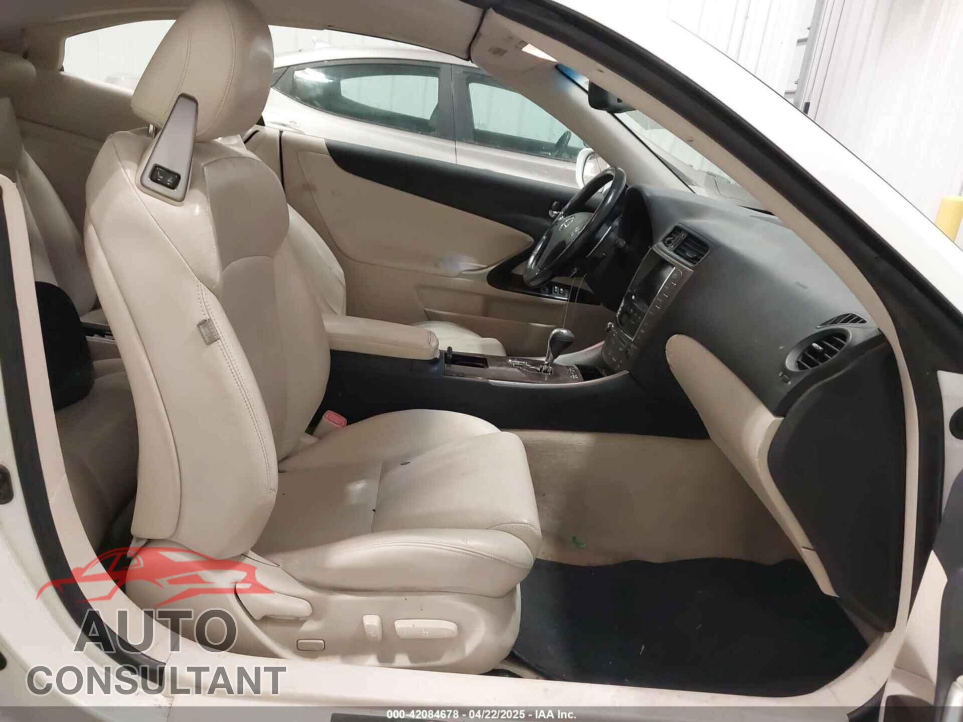 LEXUS IS 250C 2010 - JTHFF2C20A2513920