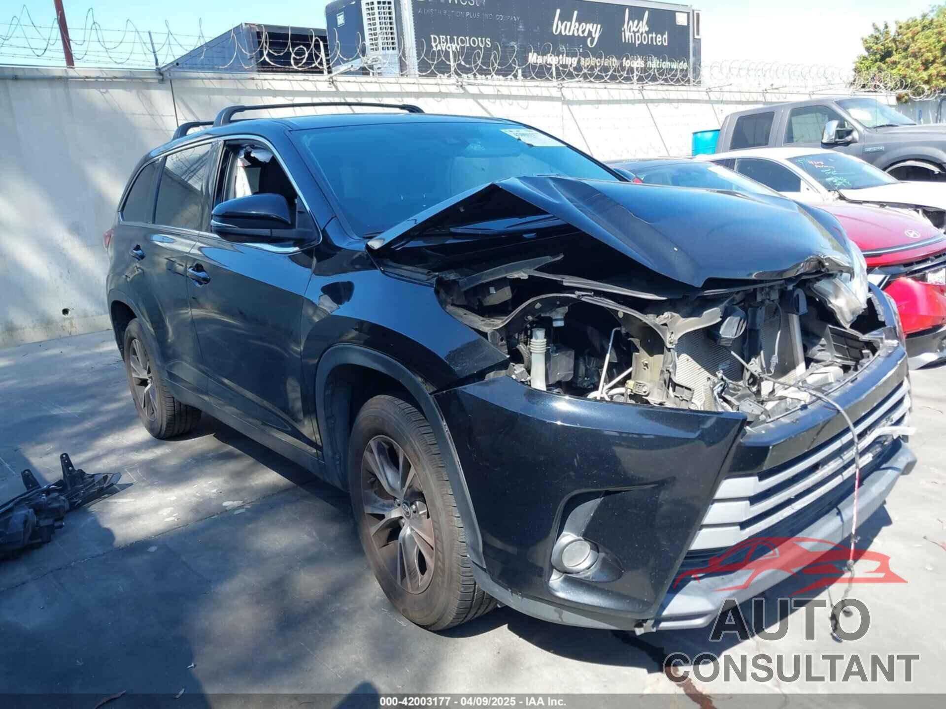 TOYOTA HIGHLANDER 2019 - 5TDZZRFH2KS300573