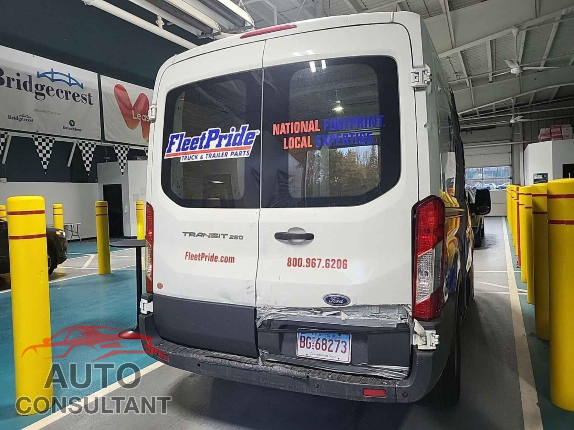 FORD TRANSIT 2017 - 1FTYR1CM2HKB33811