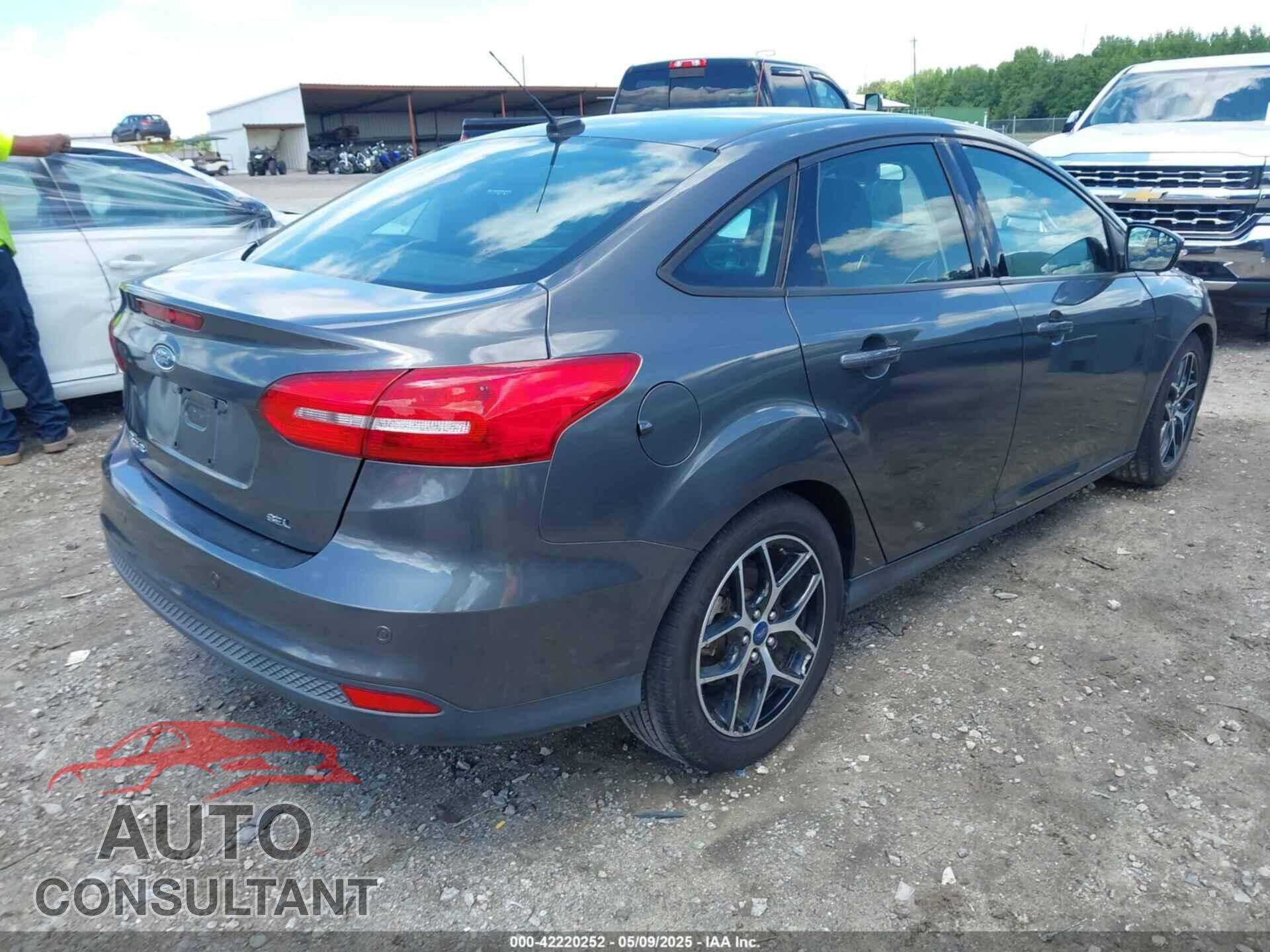 FORD FOCUS 2018 - 1FADP3H20JL226341