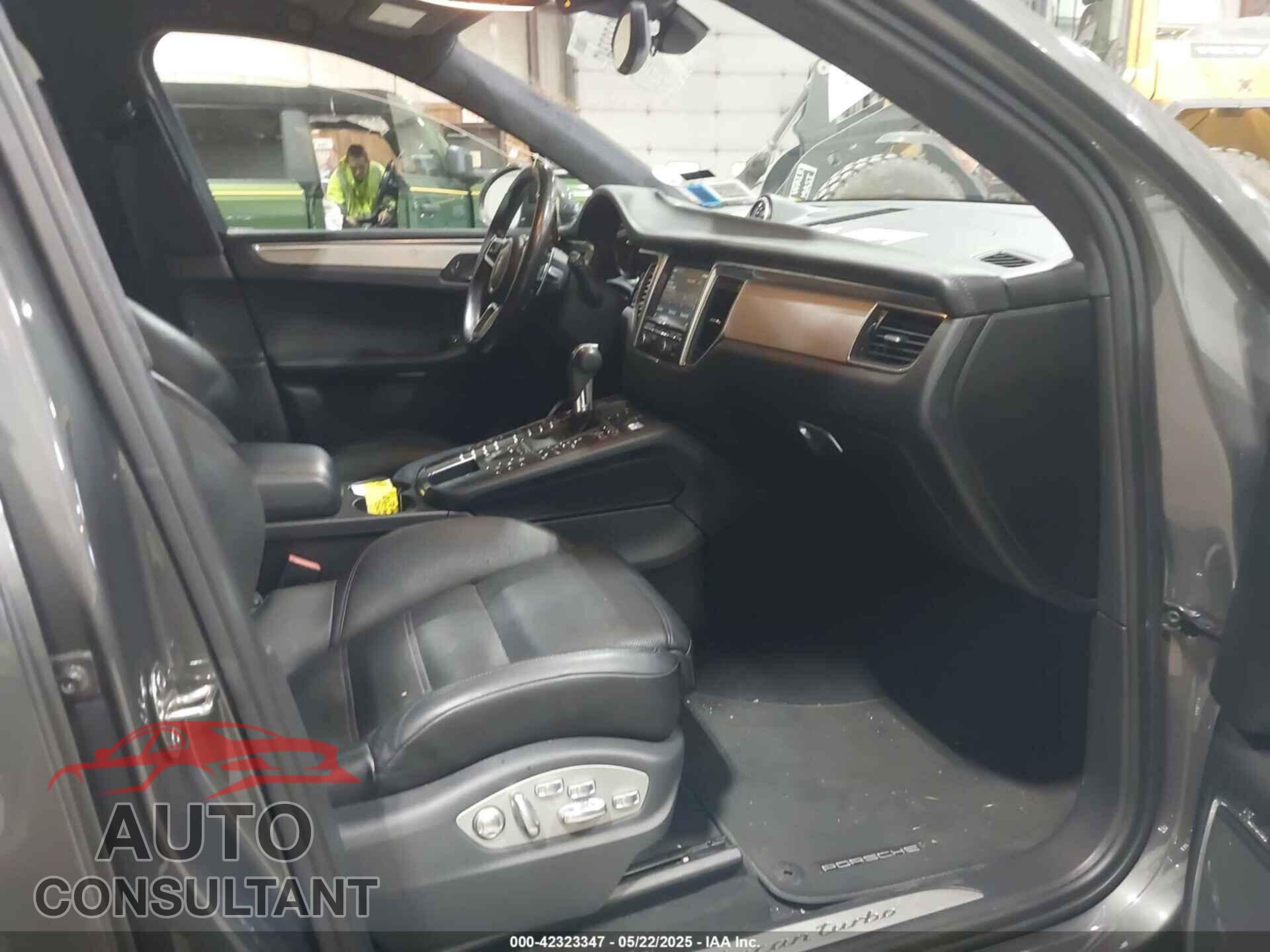 PORSCHE MACAN 2015 - WP1AF2A52FLB92570